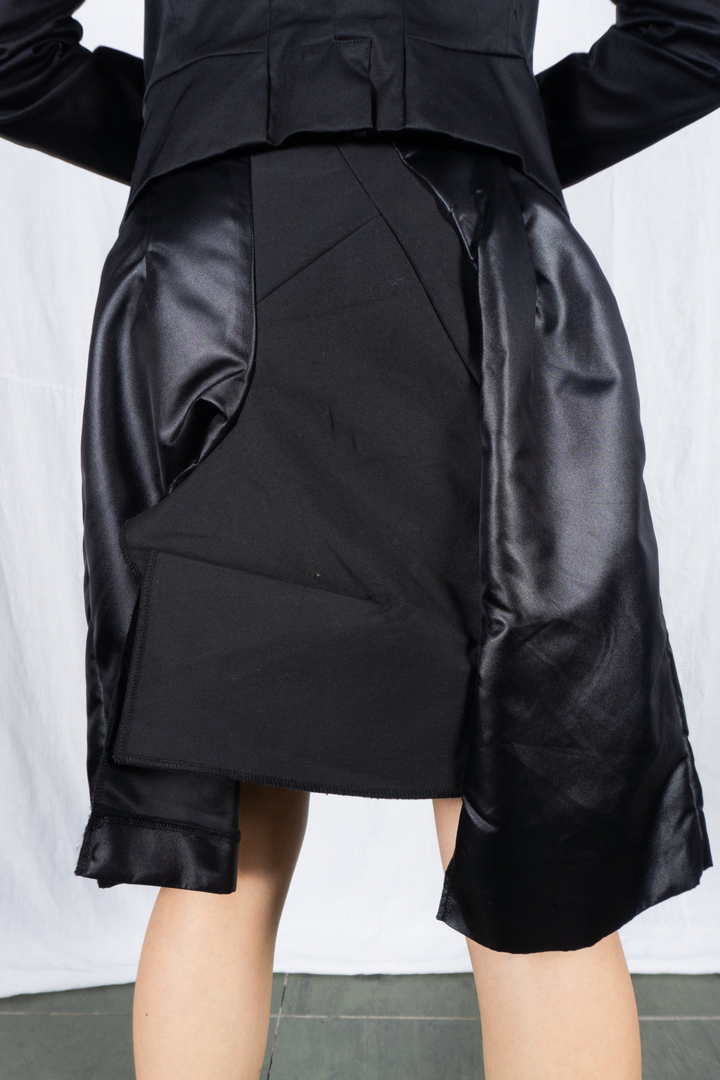 Comme des Garçons S/S 2009 asymmetric skirt – hem detail | Recente Studio