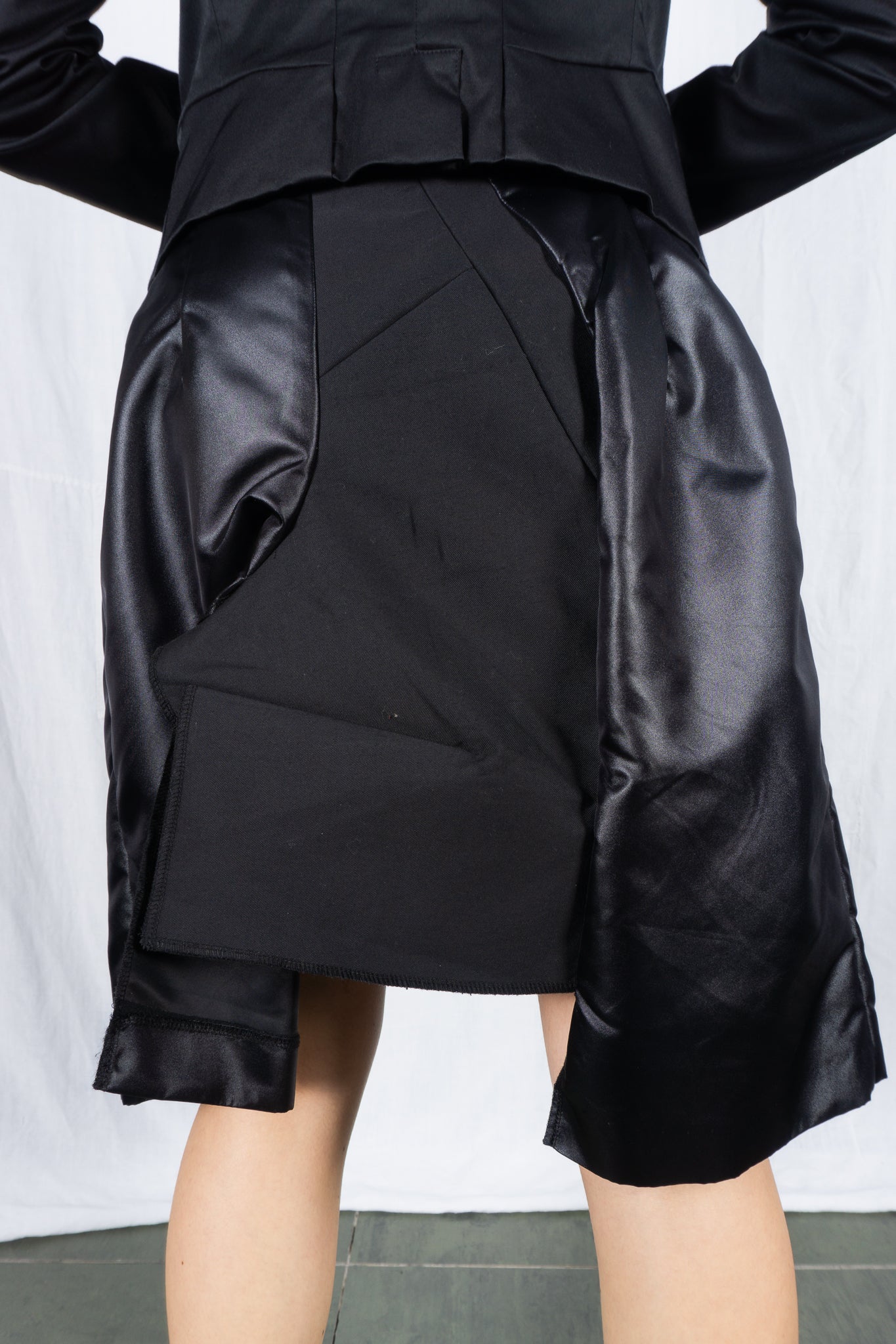 Comme des Garçons S/S 2009 asymmetric skirt – hem detail | Recente Studio