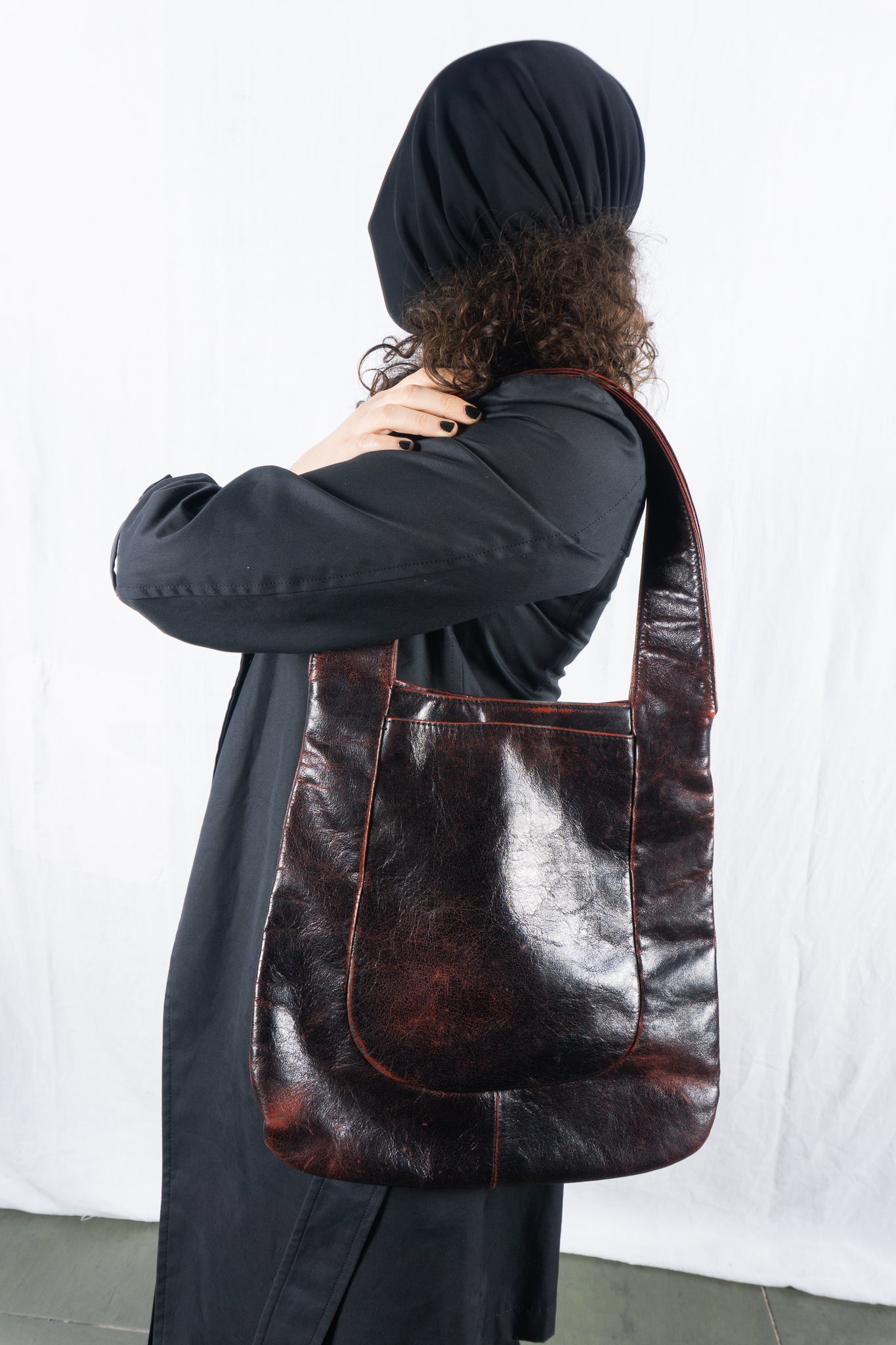 Masakï Matsushïma 1990s shoulder bag – side worn view | Recente Studio