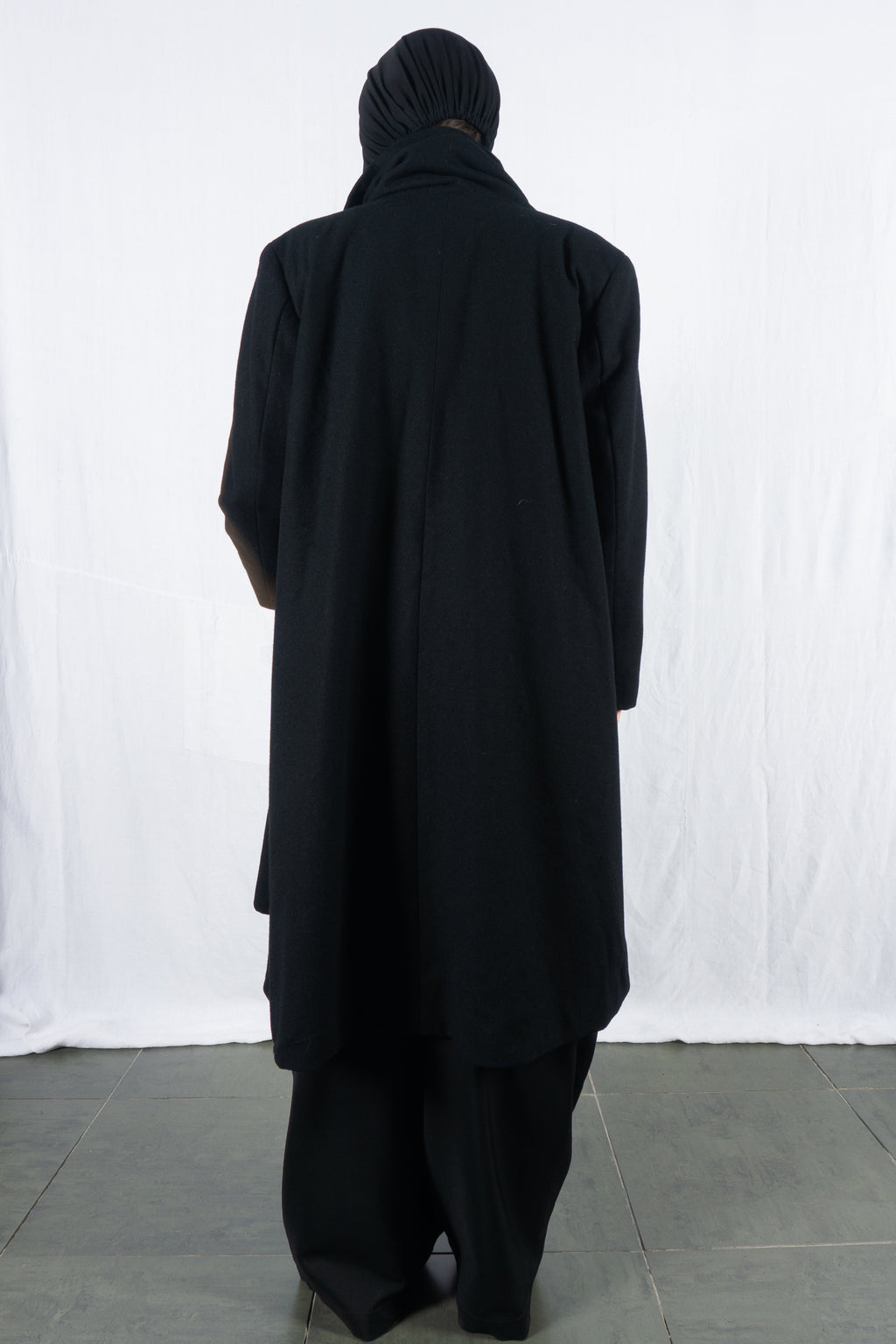 Comme des Garçons 1980s monster coat – shoulder detail | Recente Studio