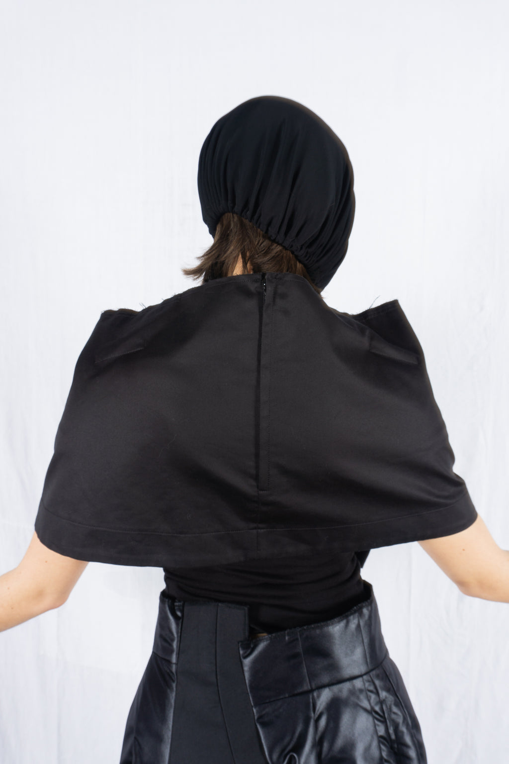 Comme des Garçons S/S 2020 cropped shoulder top – shoulder detail | Recente Studio