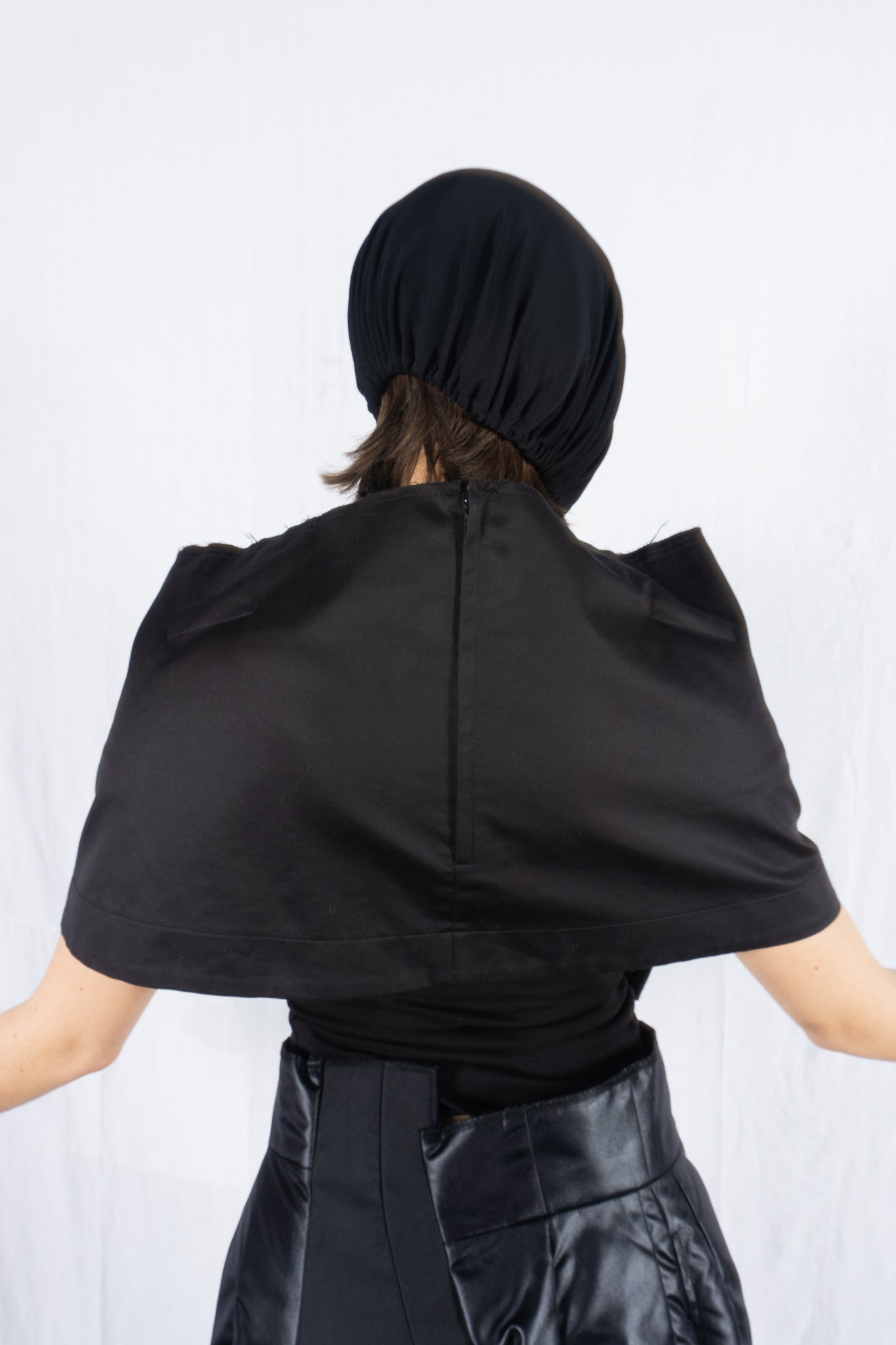 Comme des Garçons S/S 2020 cropped shoulder top – shoulder detail | Recente Studio