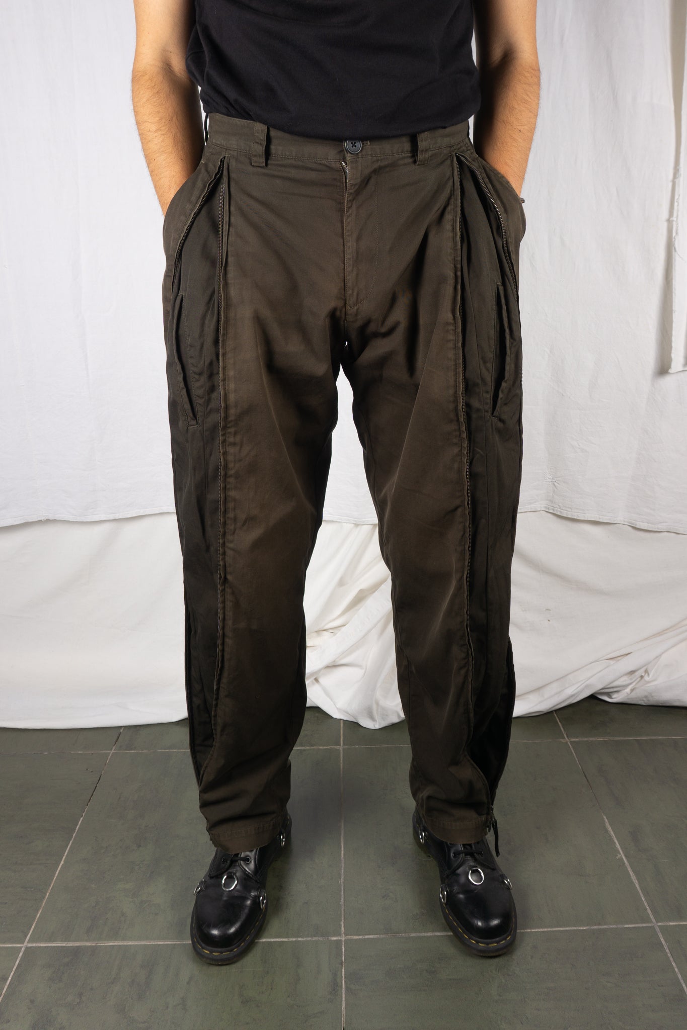 Issey Miyake Men AW99 parachute pants green – back view | Recente Studio