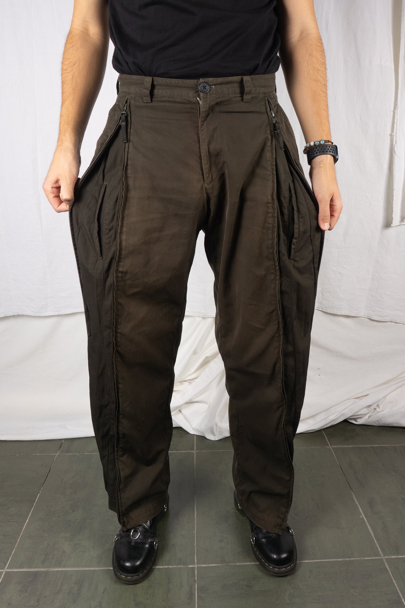 Issey Miyake Men A/W 1999 parachute pants green – front view | Recente Studio