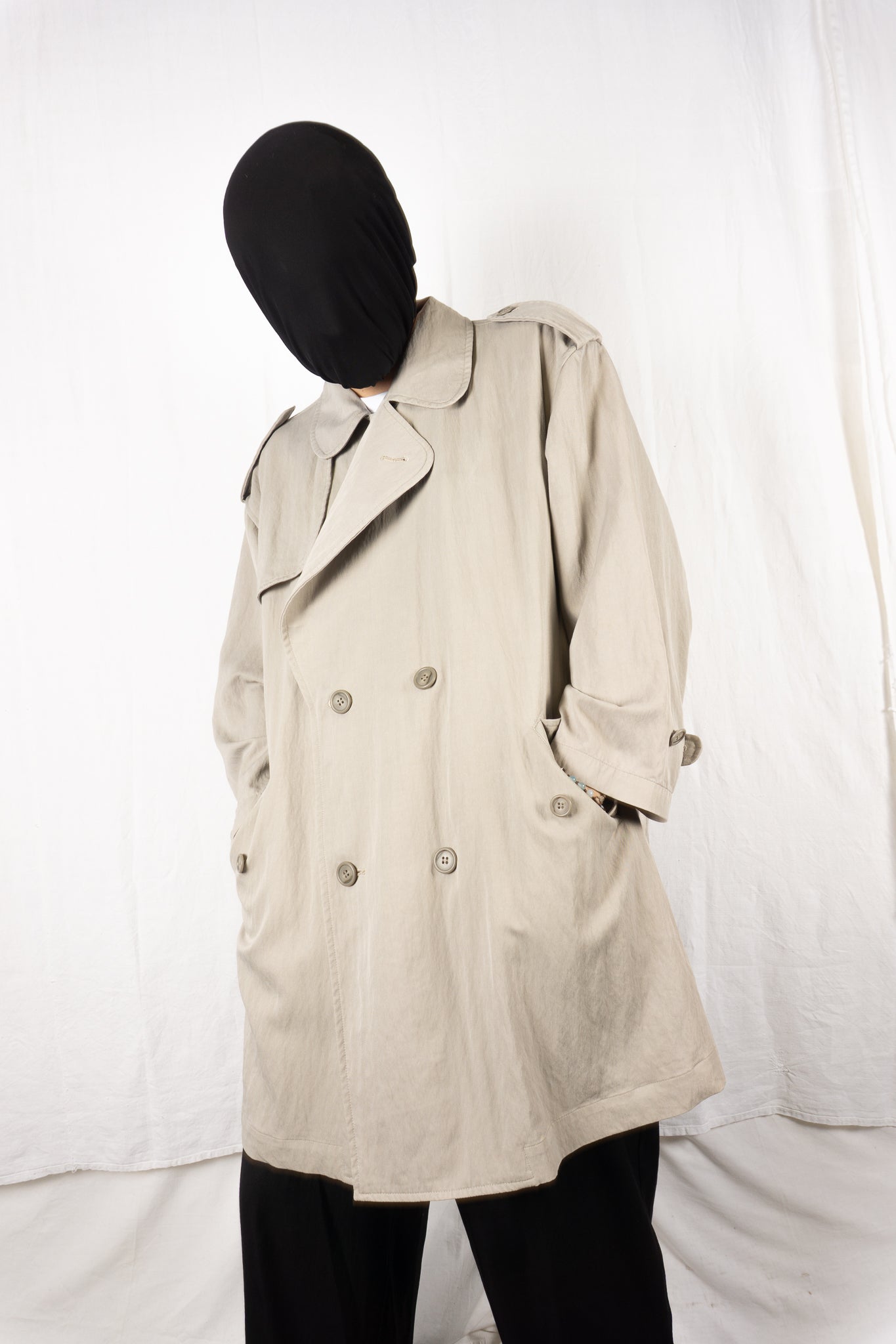 I.S. Issey Miyake Sport 80s trench coat beige – detail | Recente Studio