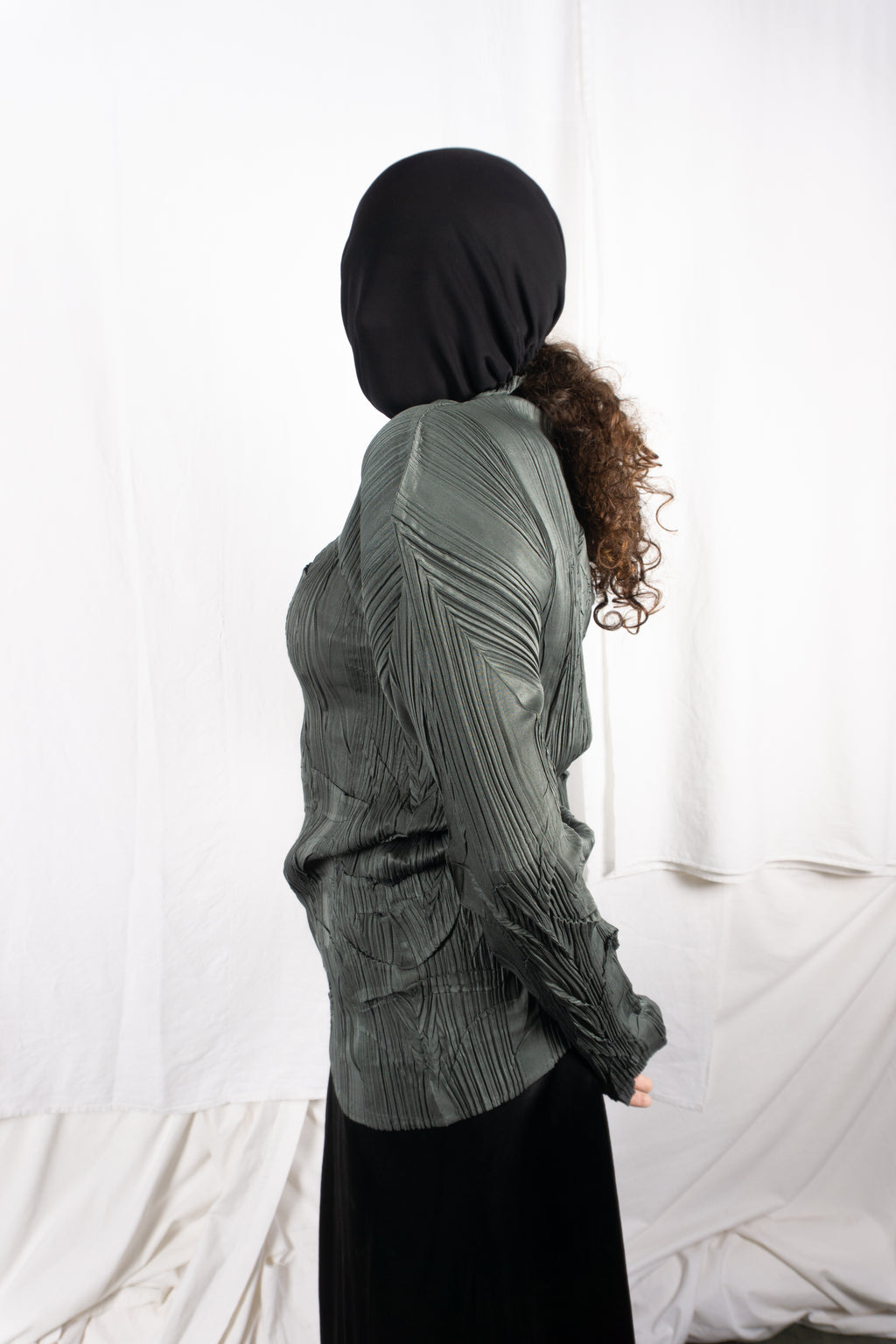 Issey Miyake A/W 1995 pleated top – back view | Recente Studio