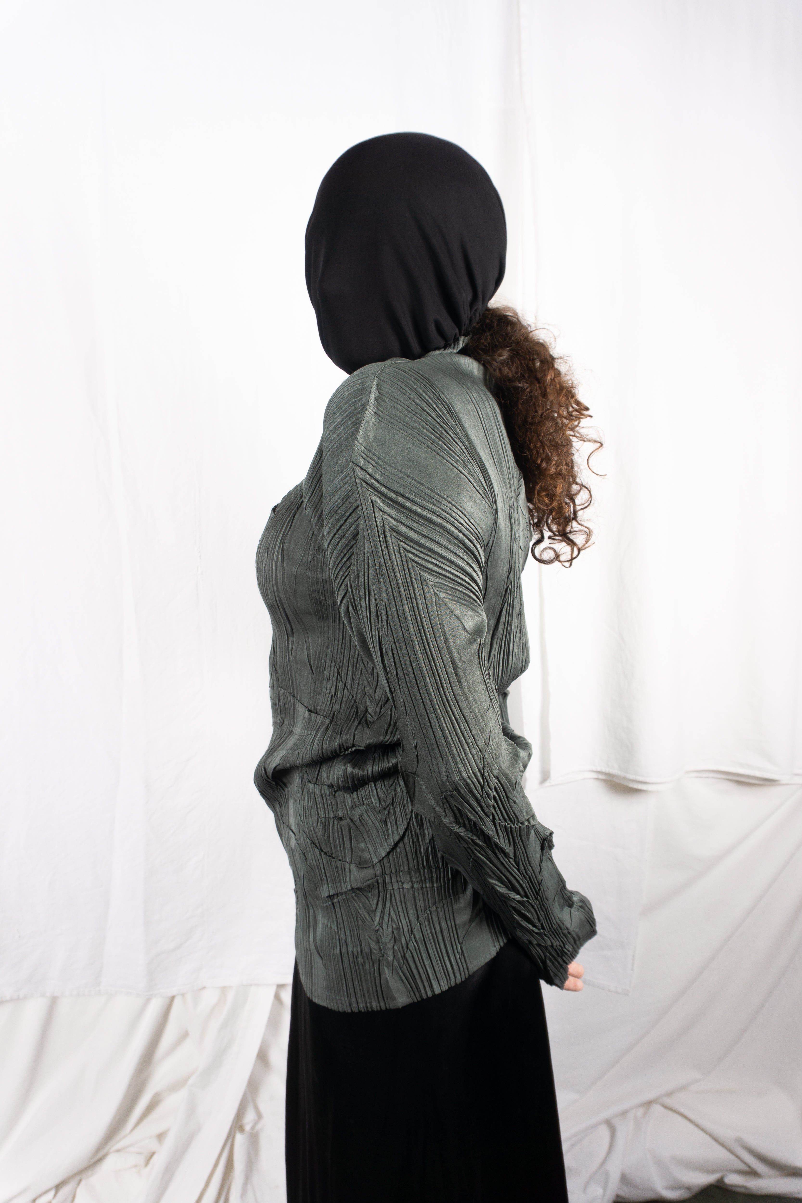 Issey Miyake A/W 1995 pleated top – back view | Recente Studio