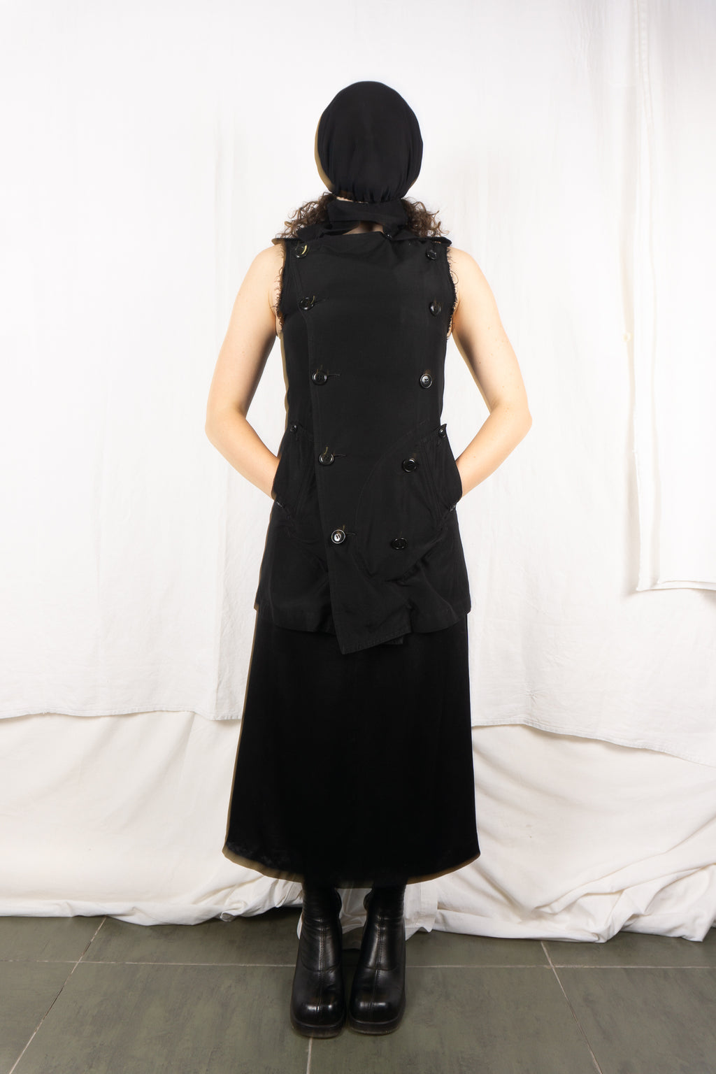 Y's Yohji Yamamoto 2010s sleeveless trench – side view | Recente Studio