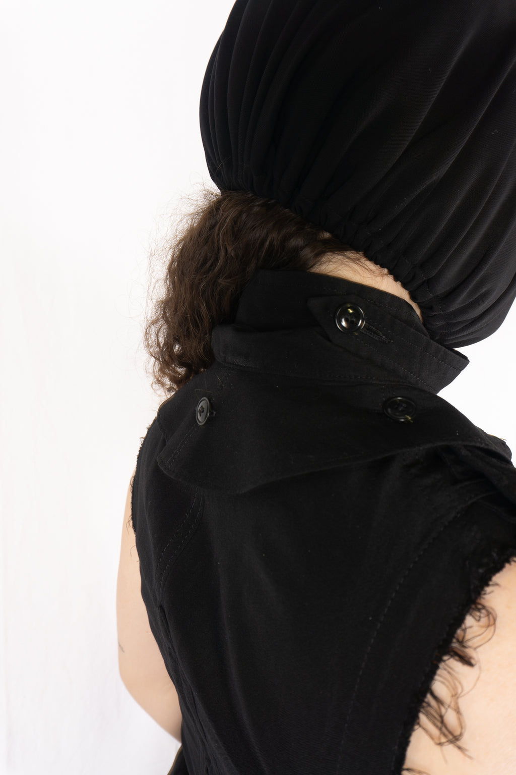 Y's Yohji Yamamoto 2010s sleeveless trench – hem detail | Recente Studio