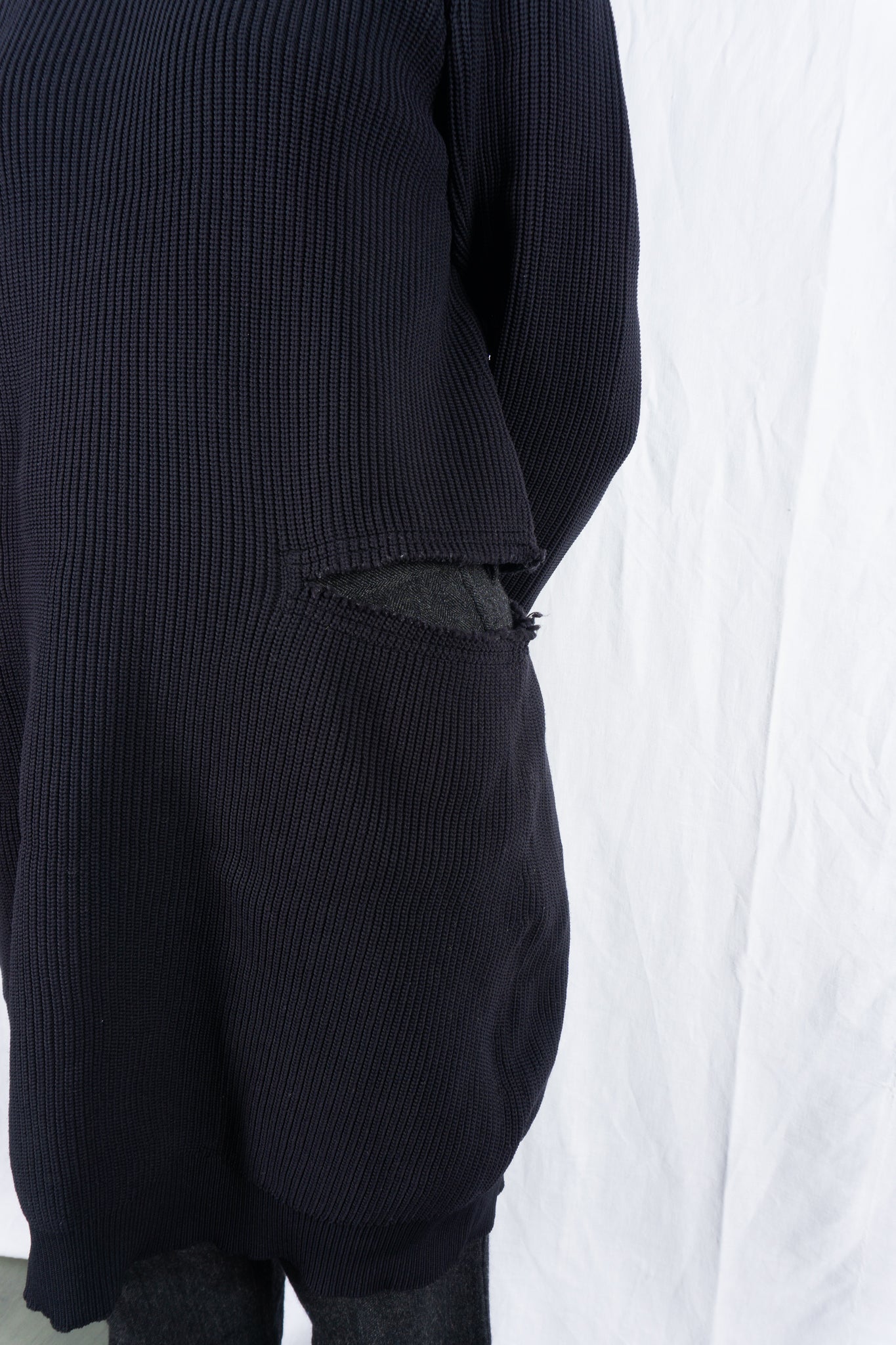 Comme des Garçons S/S 2019 cut-out knitwear – back view | Recente Studio