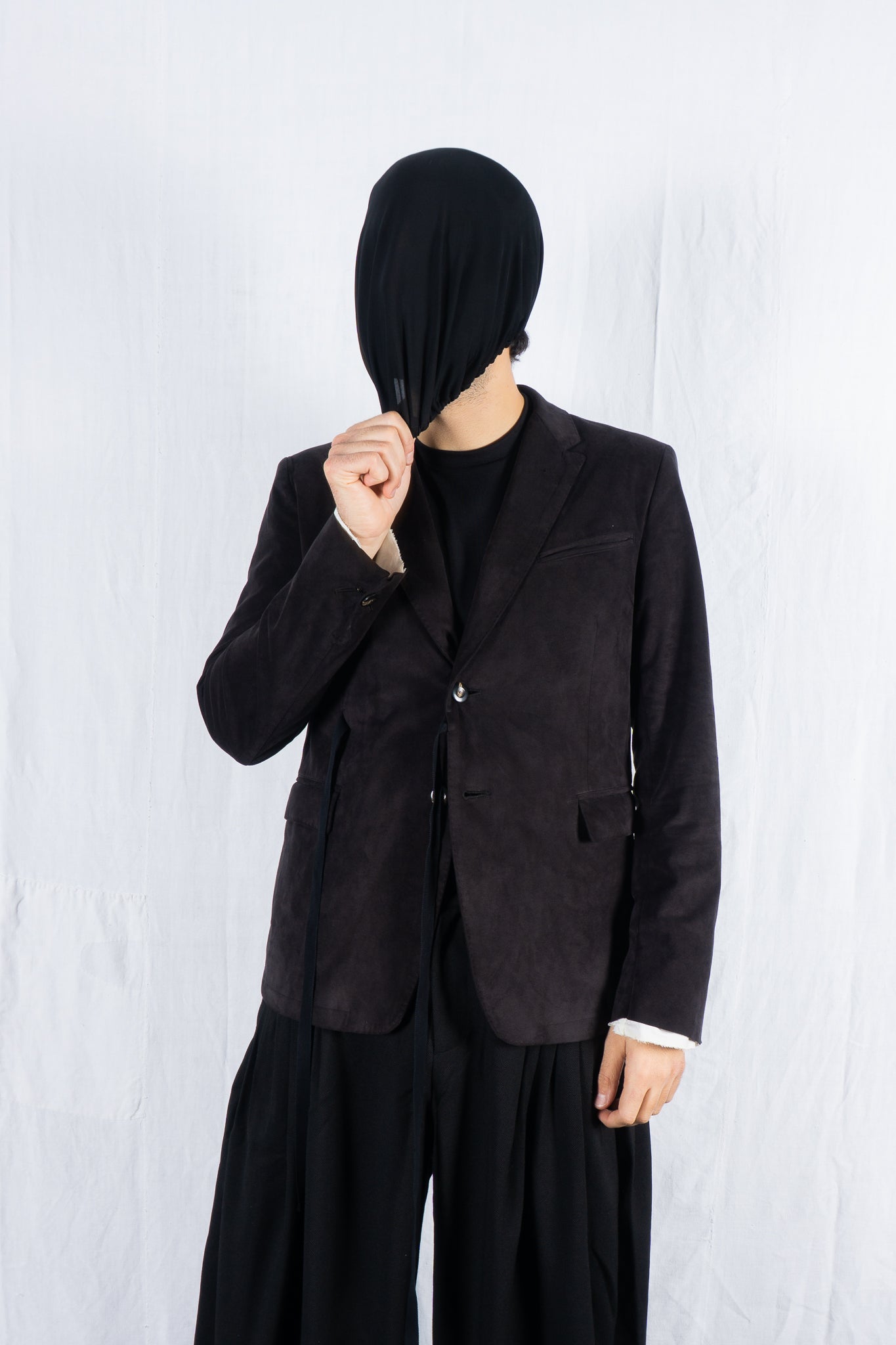 Maison Mihara Yasuhiro 2010s velvet jacket – collar detail | Recente Studio