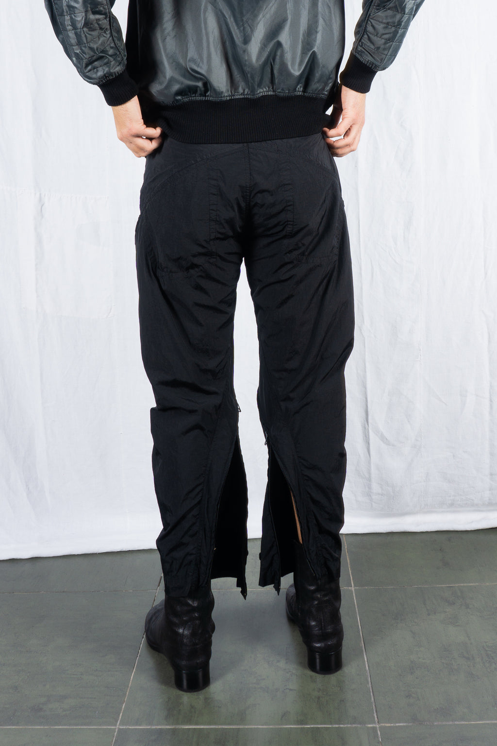 Issey Miyake Men S/S 2018 nylon zipped pants – zip detail | Recente Studio