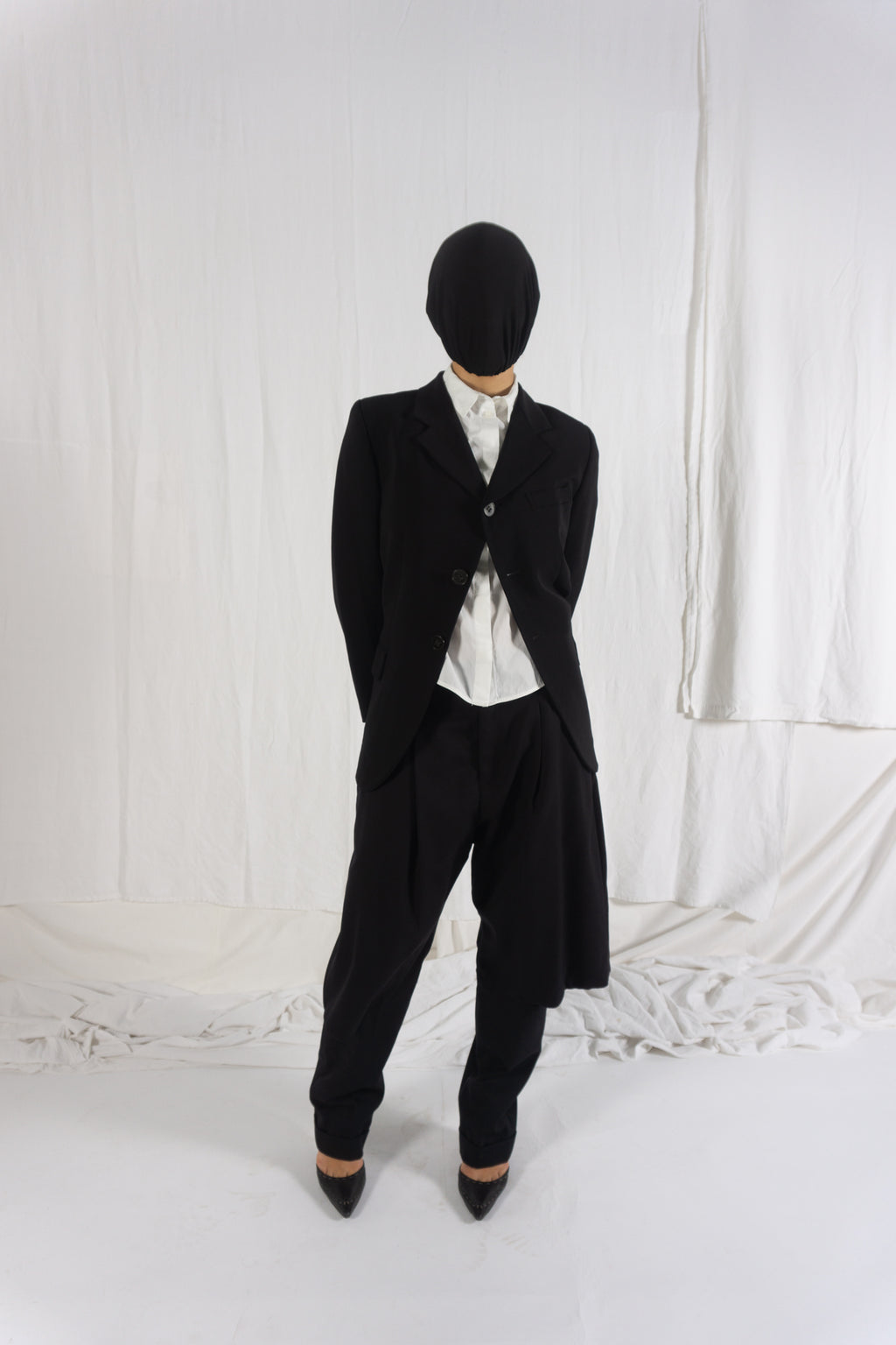 Comme des Garçons AW92 asymmetric back jacket – detail view | Recente Studio