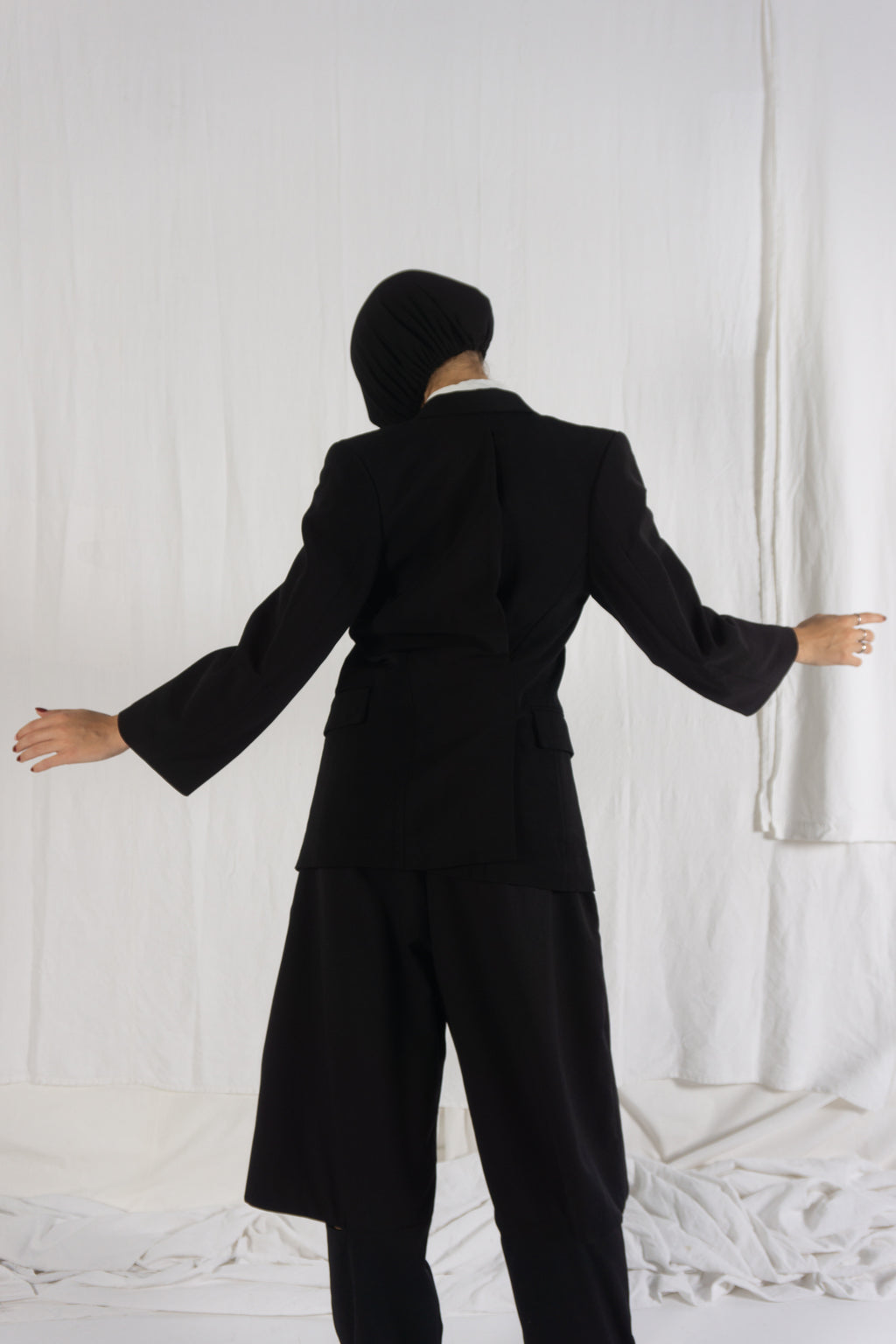 Comme des Garçons A/W 1992 asymmetric back jacket – fabric texture | Recente Studio