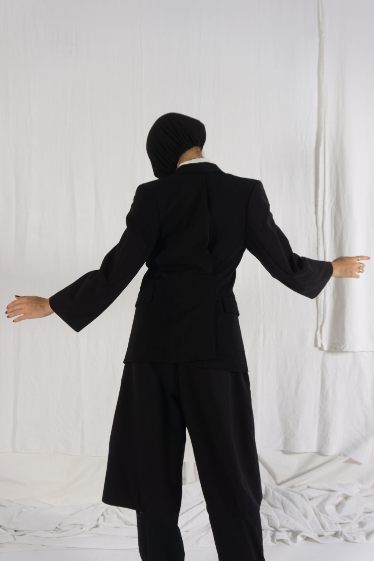 Comme des Garçons A/W 1992 asymmetric back jacket – fabric texture | Recente Studio