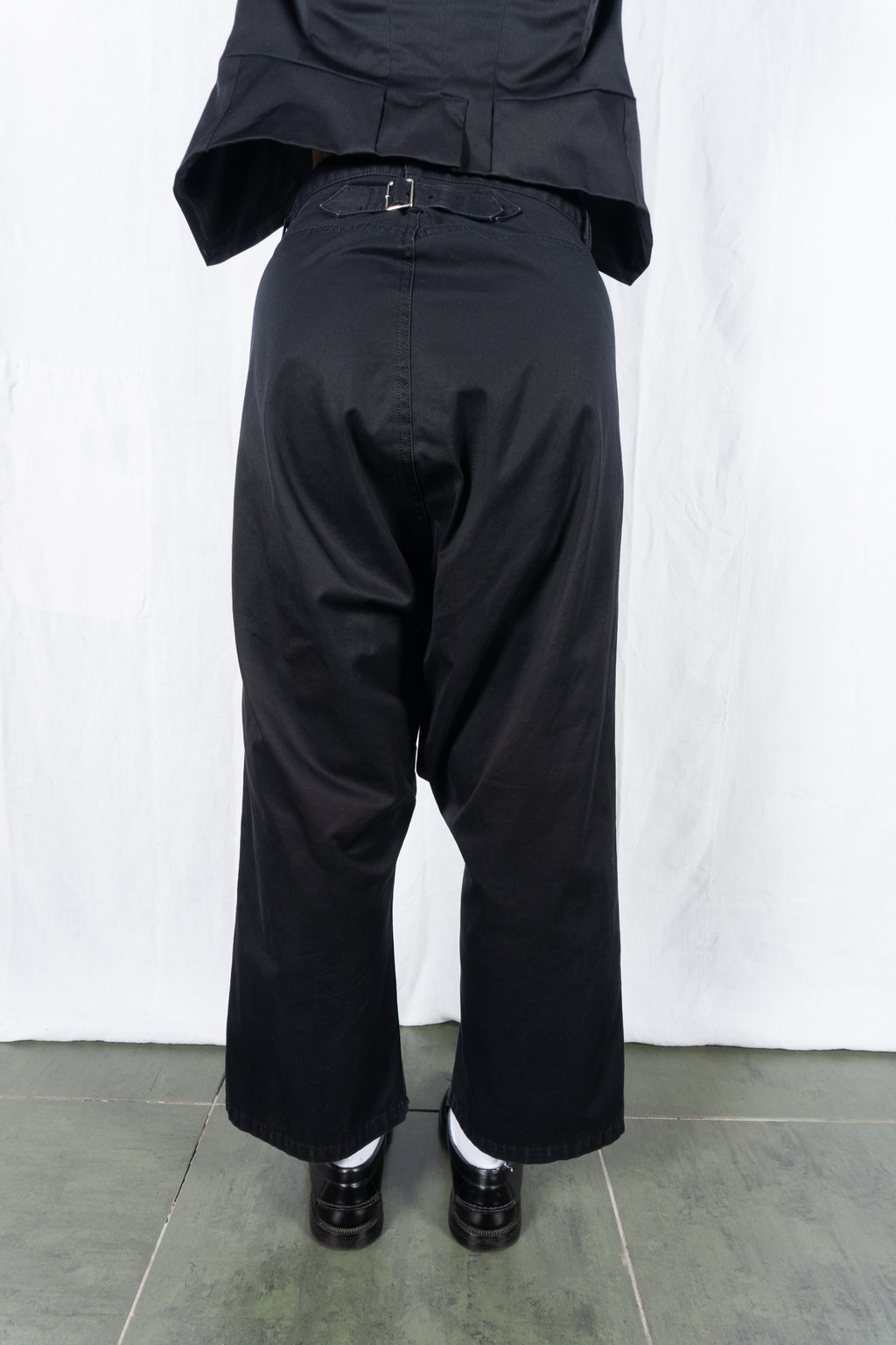 tricot Comme des Garçons SS21 low-rise pants – waist detail | Recente Studio