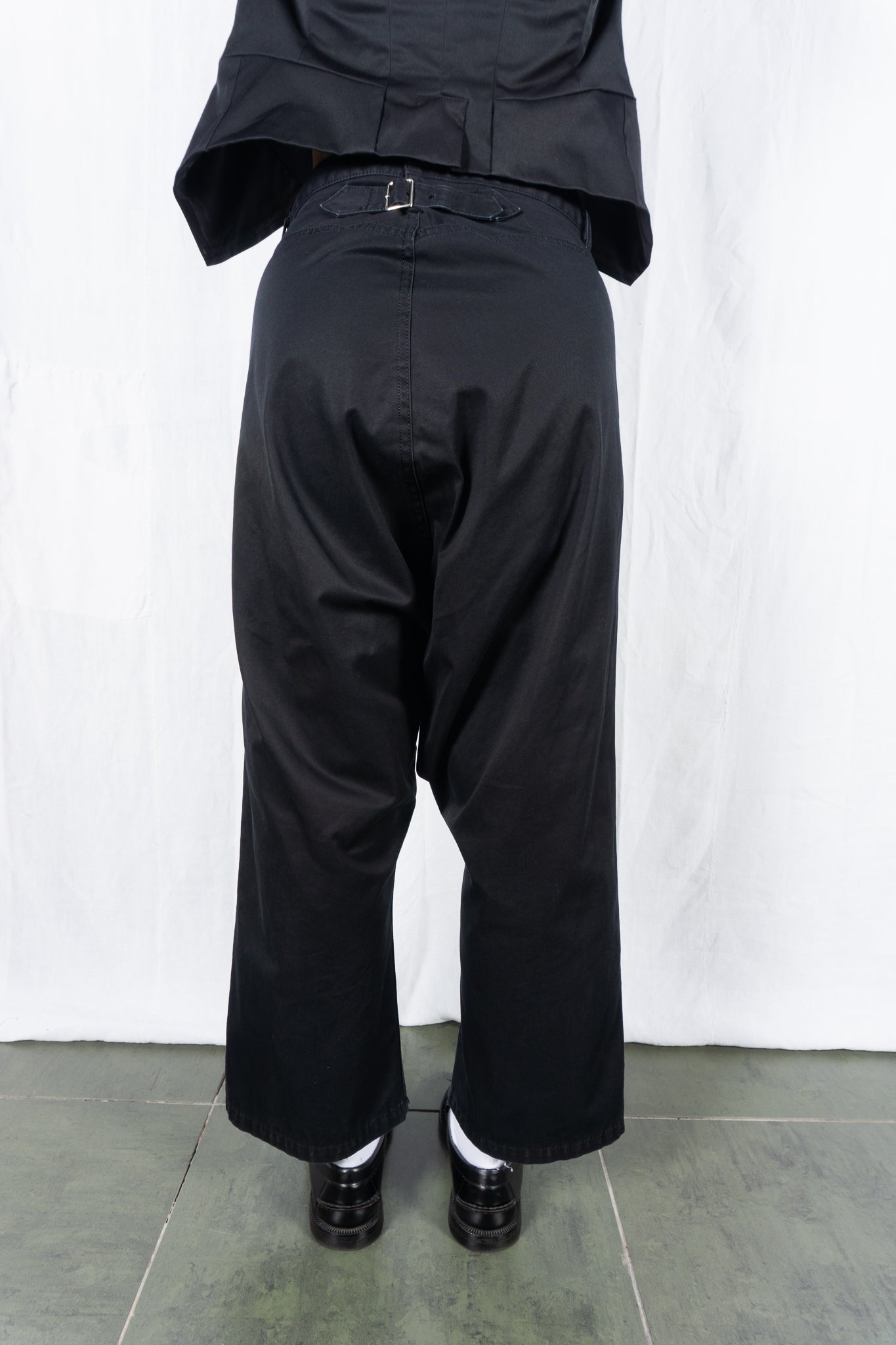 tricot Comme des Garçons SS21 low-rise pants – waist detail | Recente Studio