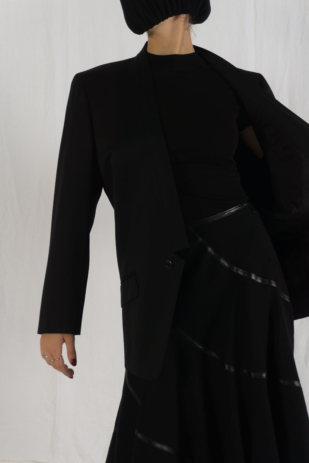 Issey Miyake AW02 shawl lapel jacket – collar detail | Recente Studio