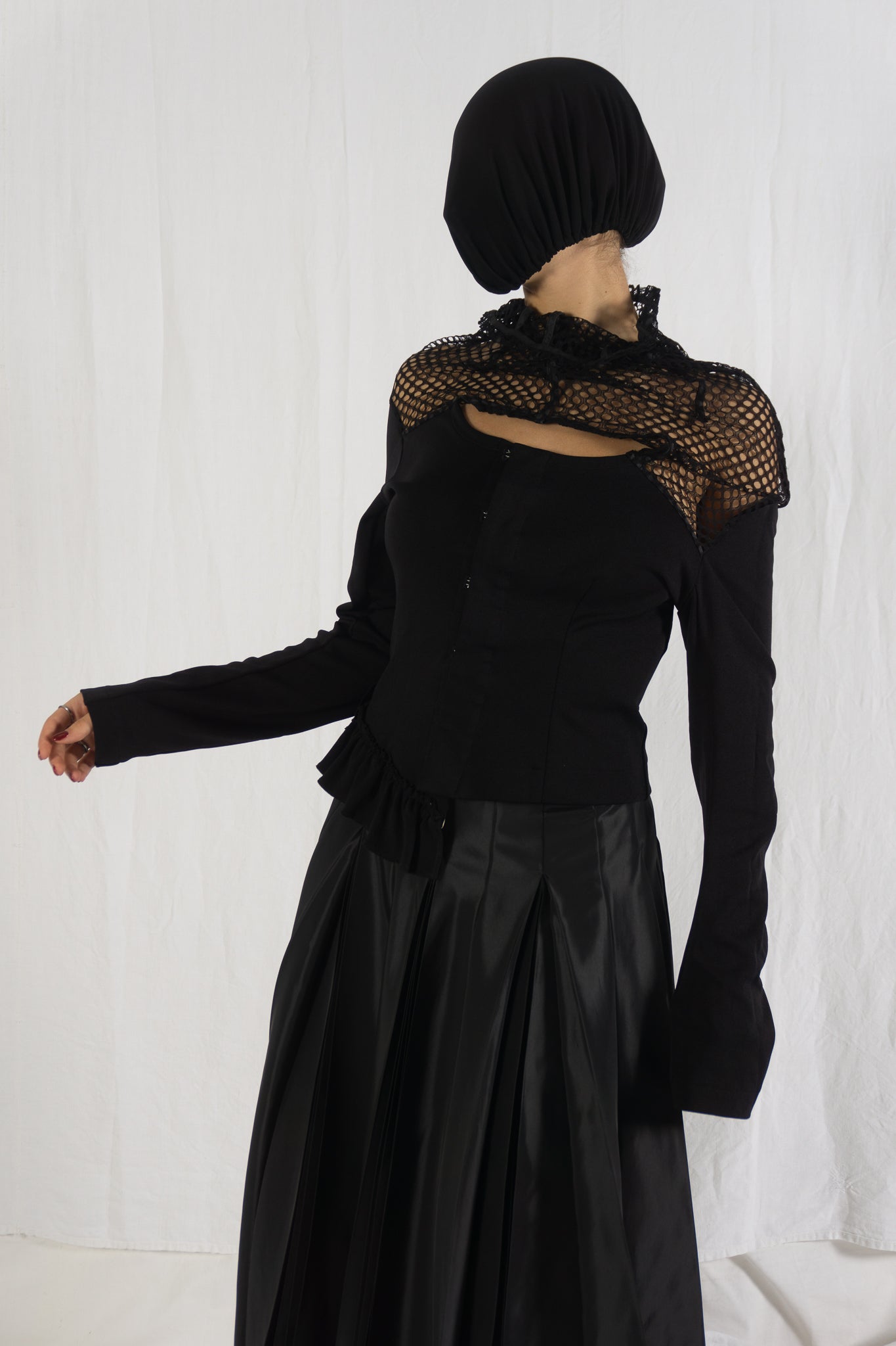 Comme des Garçons A/W 2004 asymmetric top – front view | Recente Studio