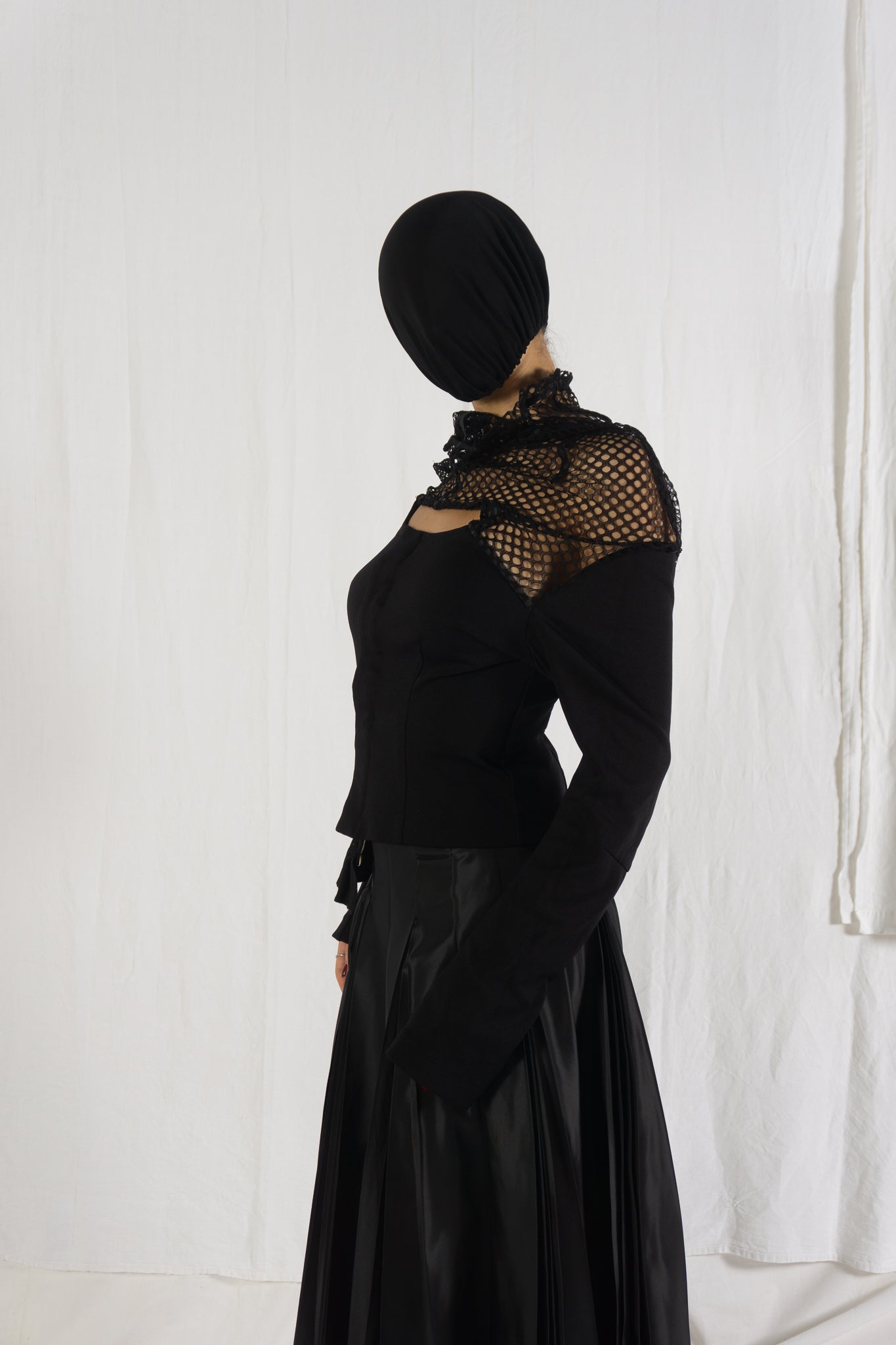 Comme des Garçons A/W 2004 asymmetric top – side view | Recente Studio