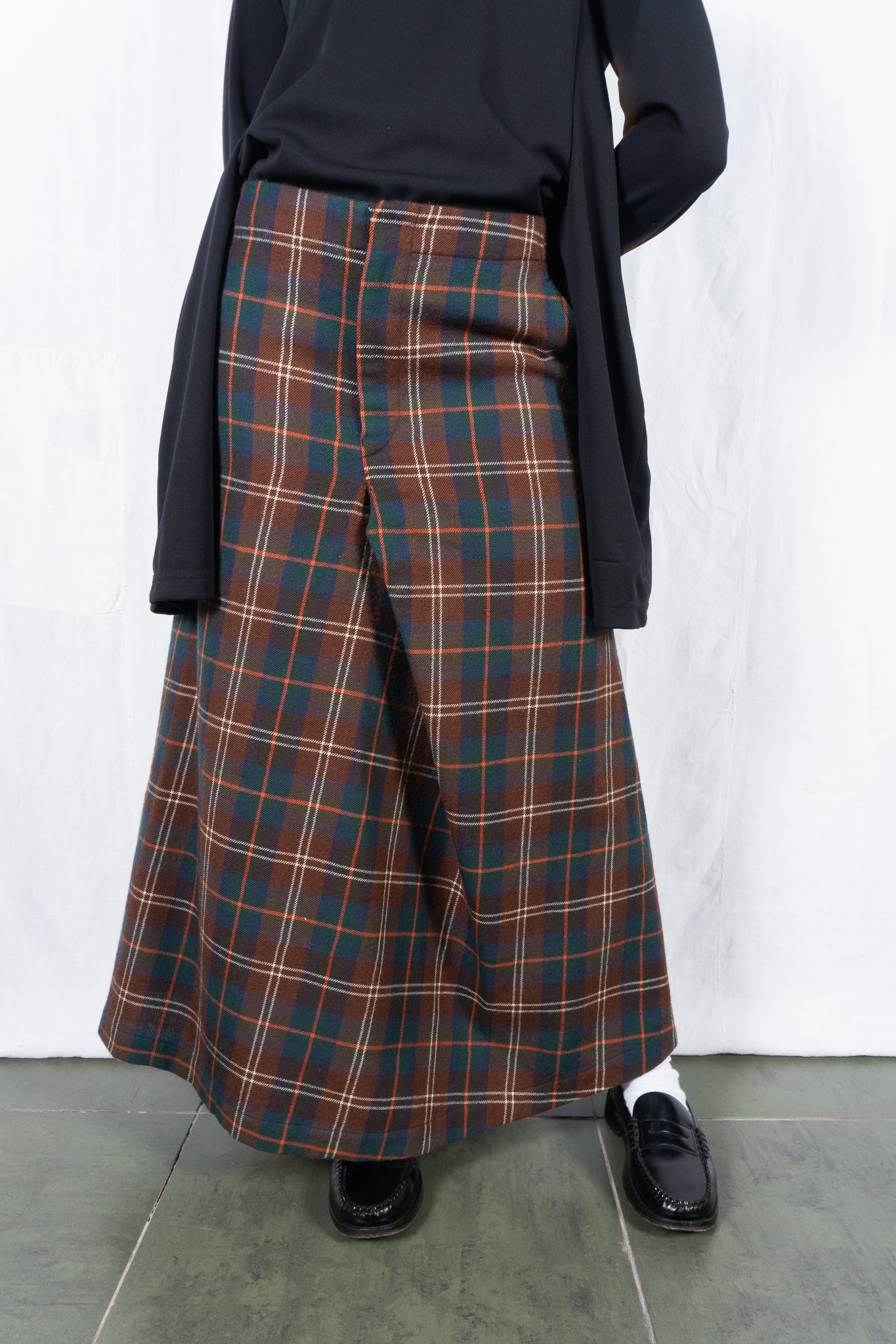 tricot Comme des Garçons 2000 long skirt – side view | Recente Studio