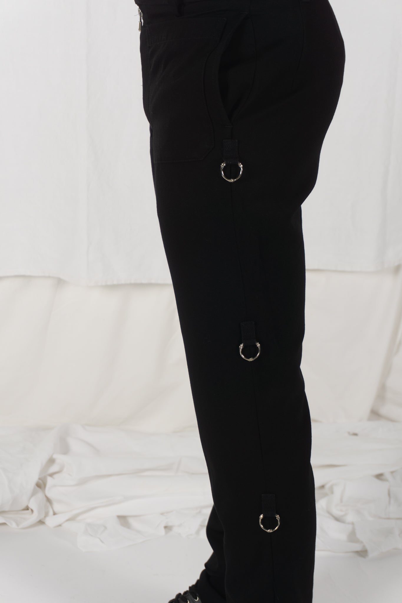 Takahiro Miyashita The Soloist ringed pants – ring detail | Recente Studio