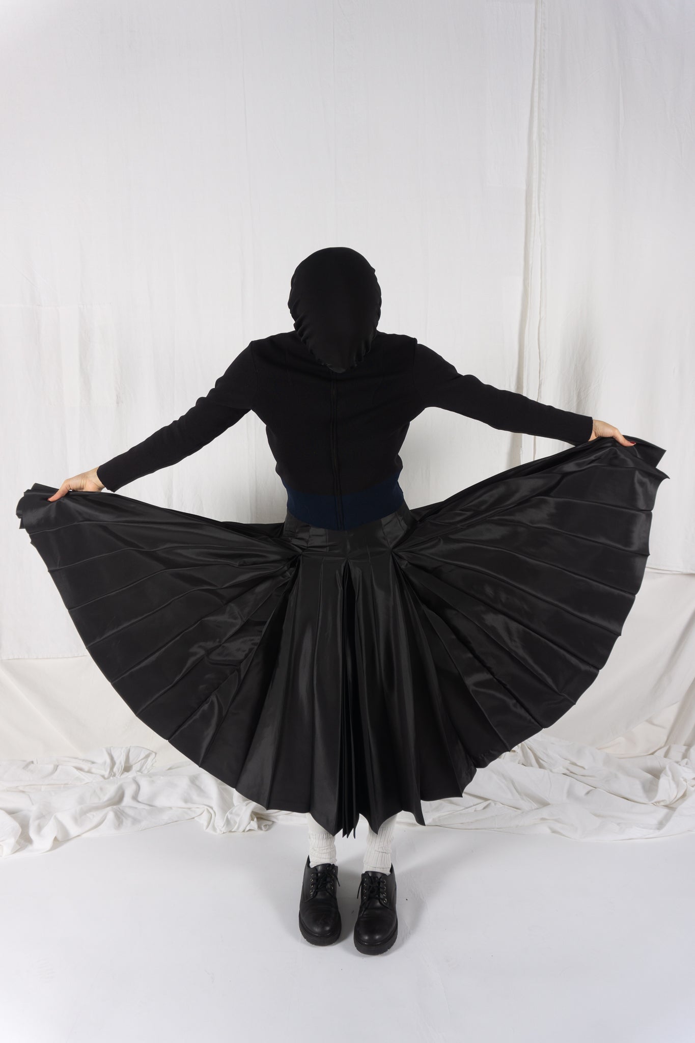 Junya Watanabe A/W 1999 pleated skirt – side view | Recente Studio