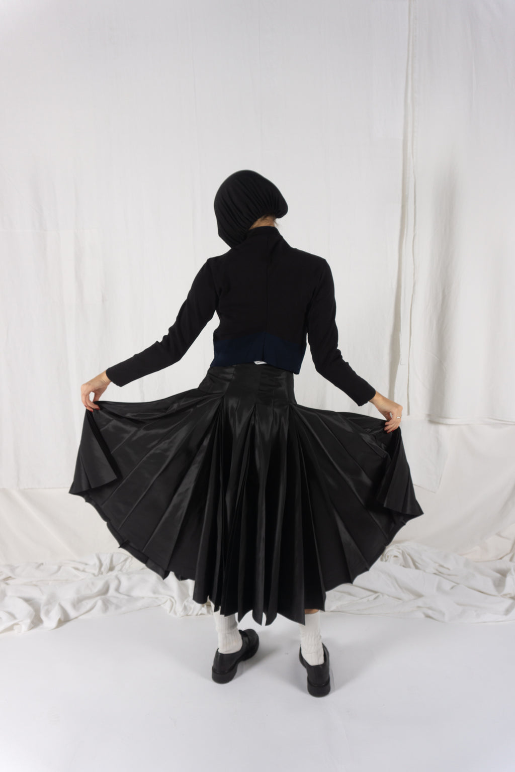 Junya Watanabe A/W 1999 pleated skirt – close-up | Recente Studio