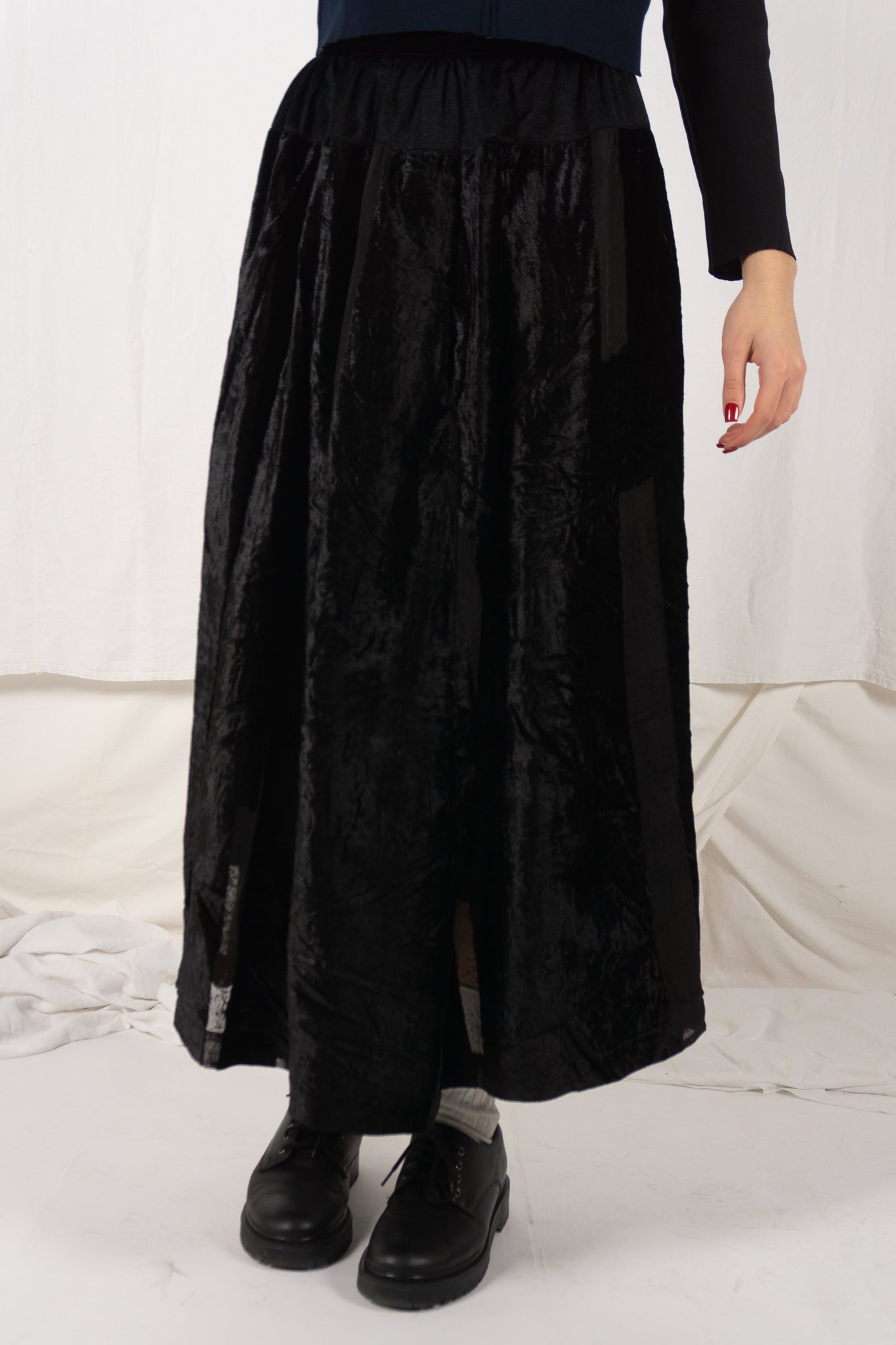 Comme des Garçons 1980s long skirt – side view | Recente Studio