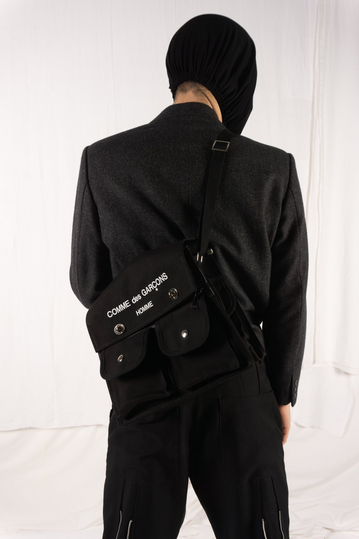 Comme des Garçons Homme shoulder bag – label detail | Recente Studio