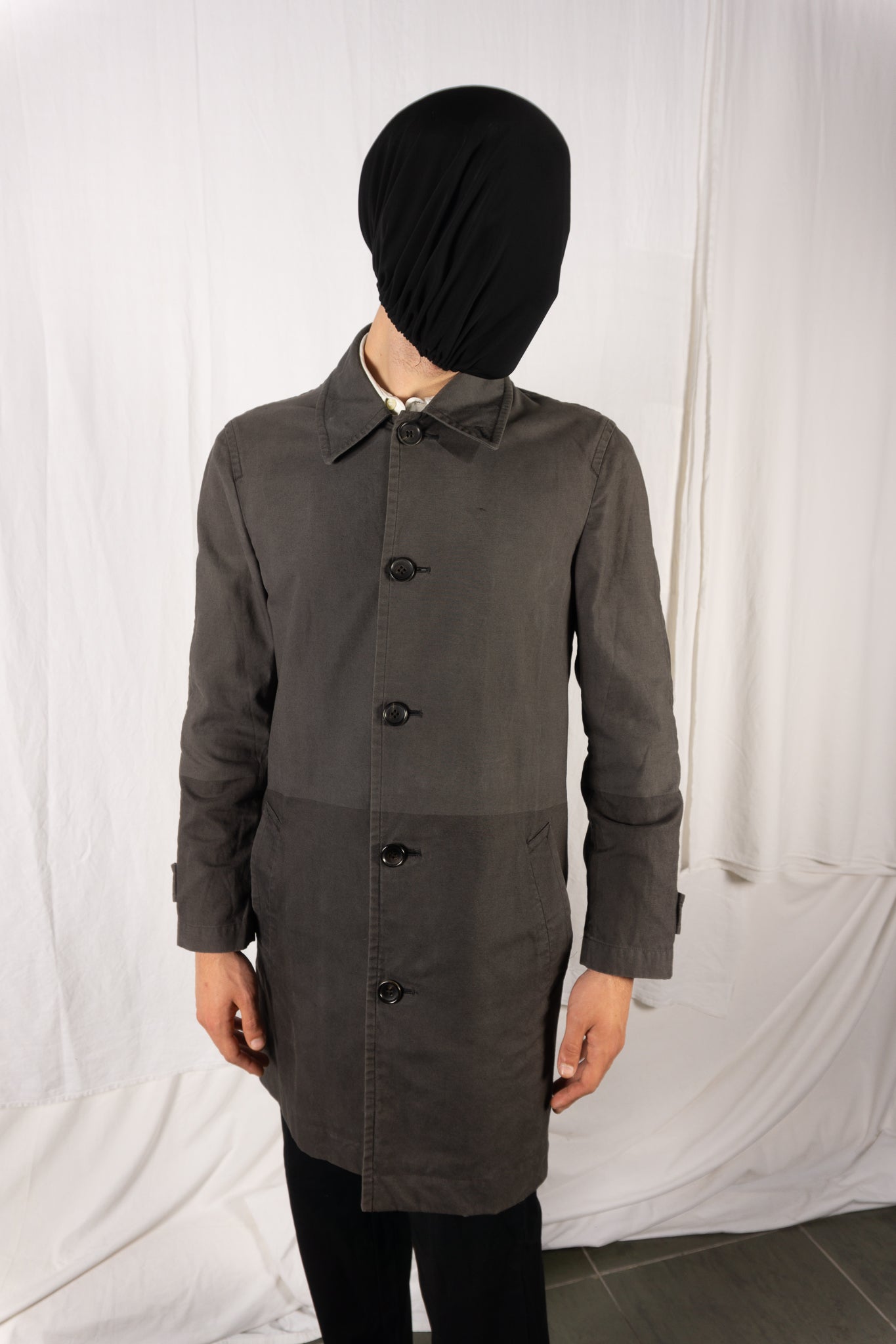 Comme des Garçons Homme A/W 2001 trench coat – collar detail | Recente Studio