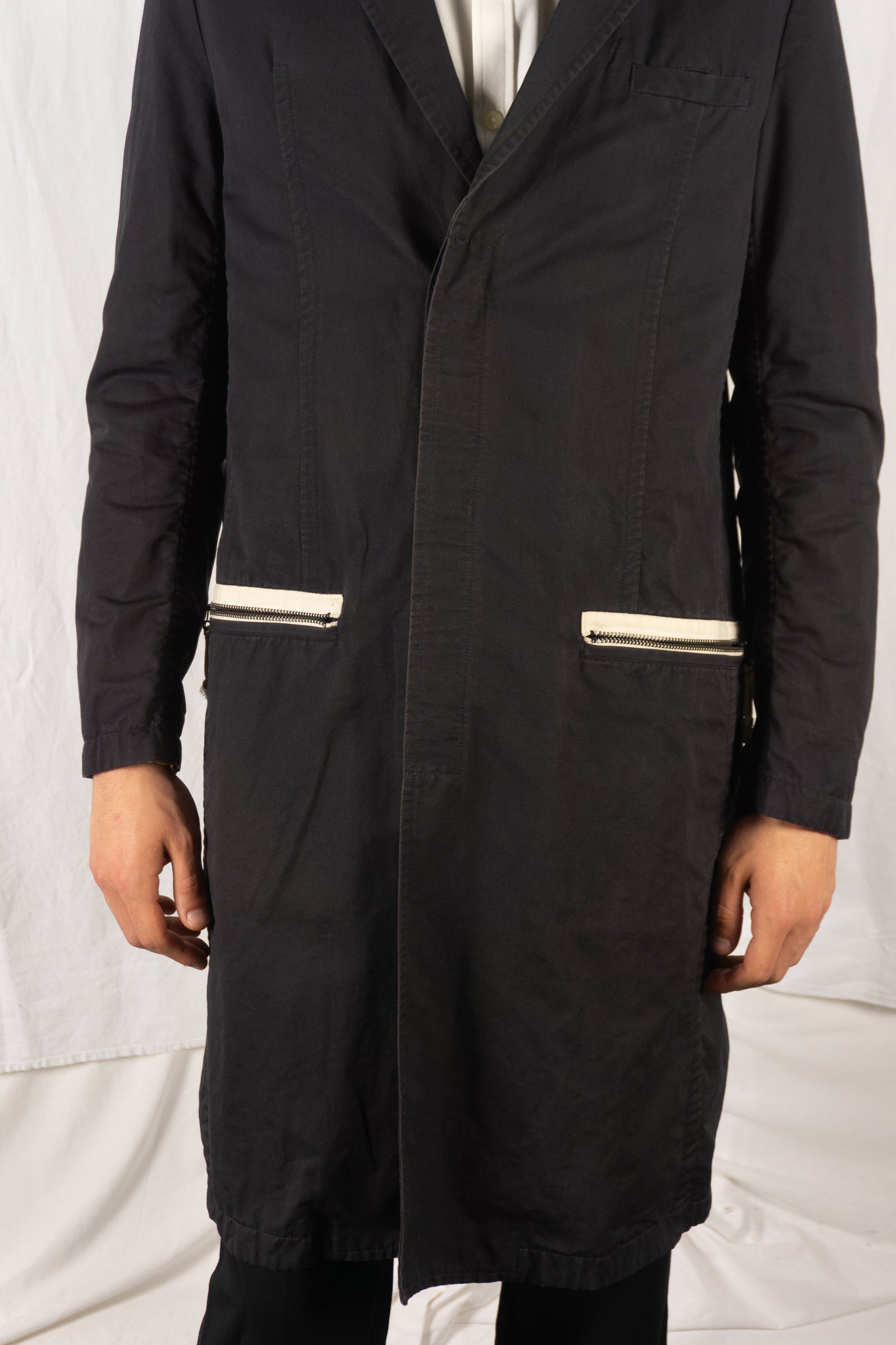 John Undercover S/S 2004 trench coat – back view | Recente Studio