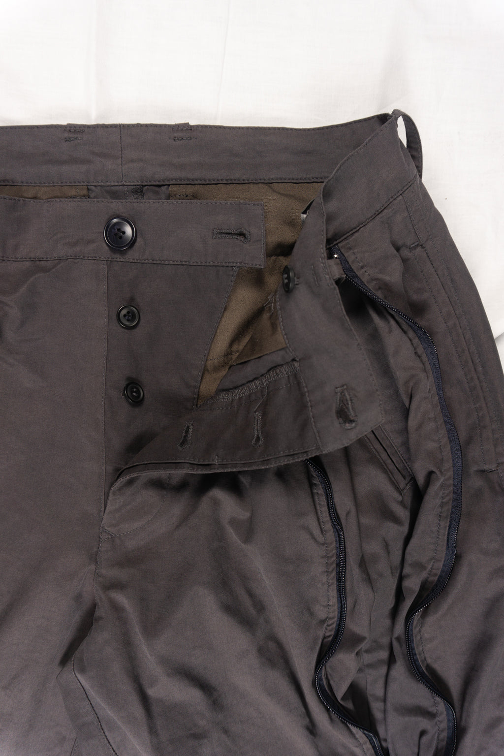 Issey Miyake Men A/W 1999 parachute pants grey – label | Recente Studio