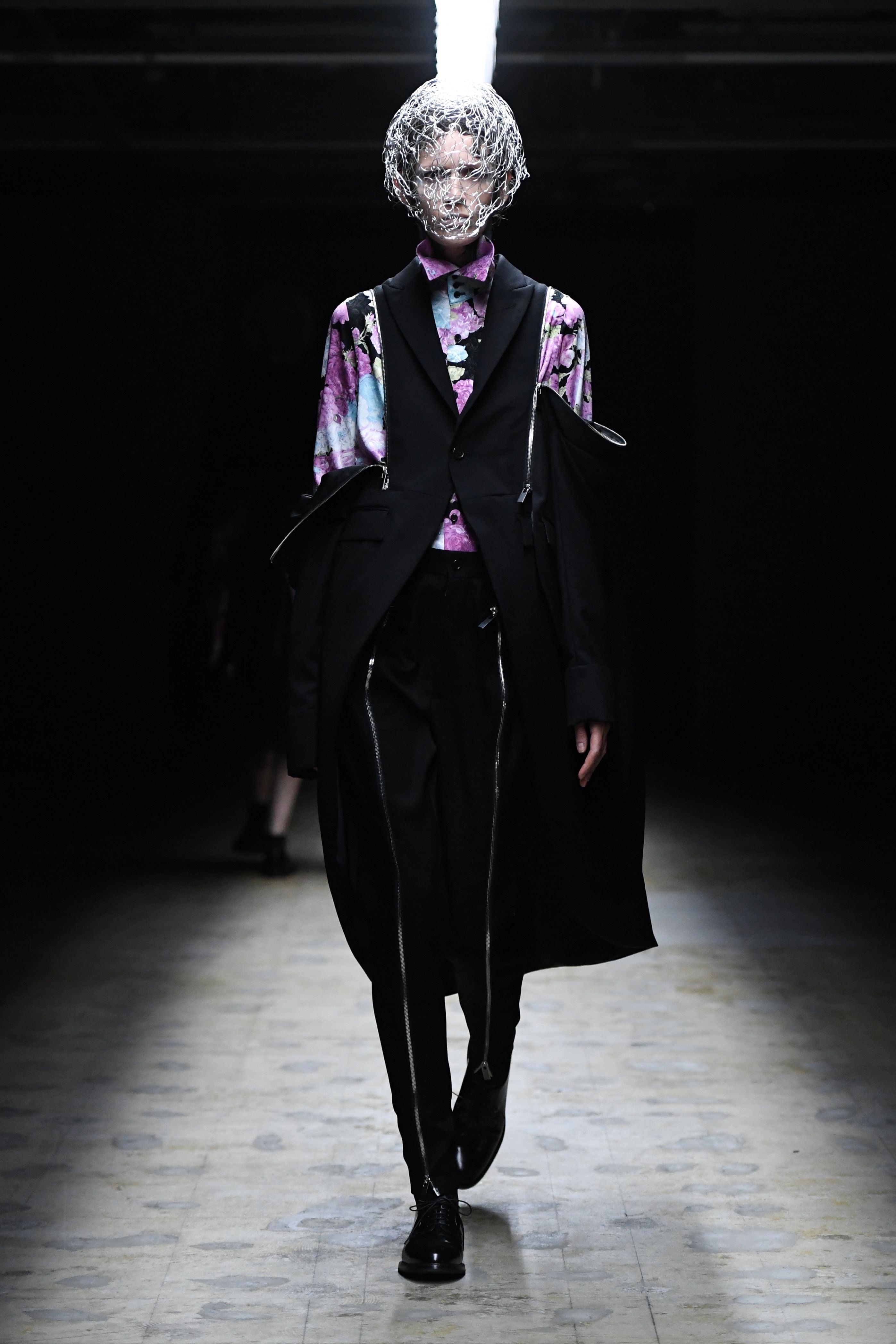 Noir Kei Ninomiya AW22 zip pants – side view | Recente Studio