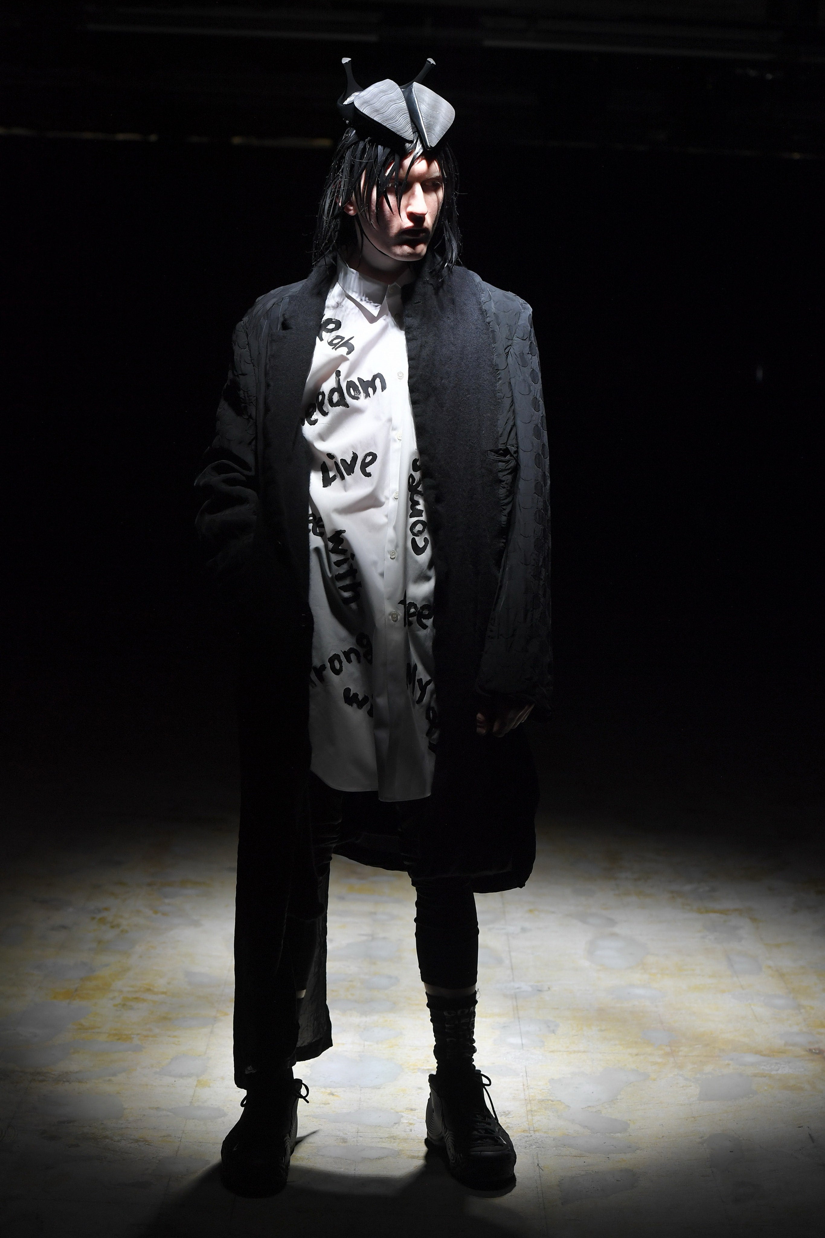 Comme des Garçons Homme Plus AW21 Willie Cole shirt white – detail | Recente Studio