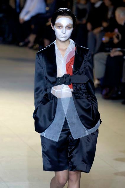 Comme des Garçons SS07 asymmetric shorts – back view | Recente Studio