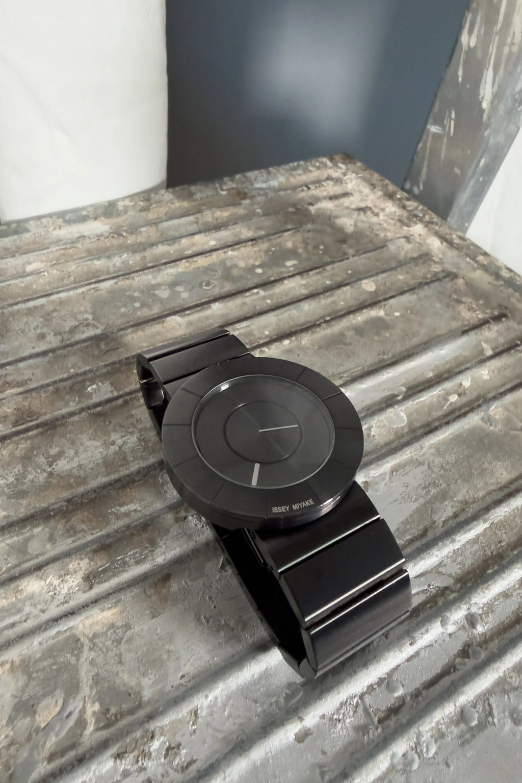 Issey Miyake 2000s TO watch – back view | Recente Studio