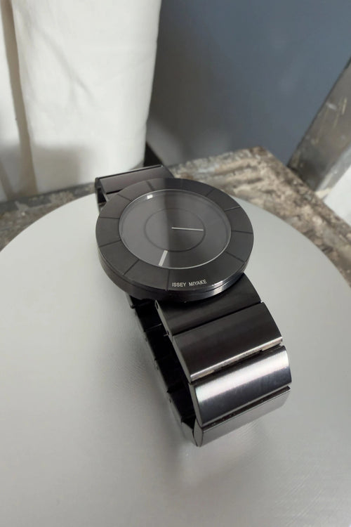 Issey Miyake 2000s TO watch black – front view | Recente Studio