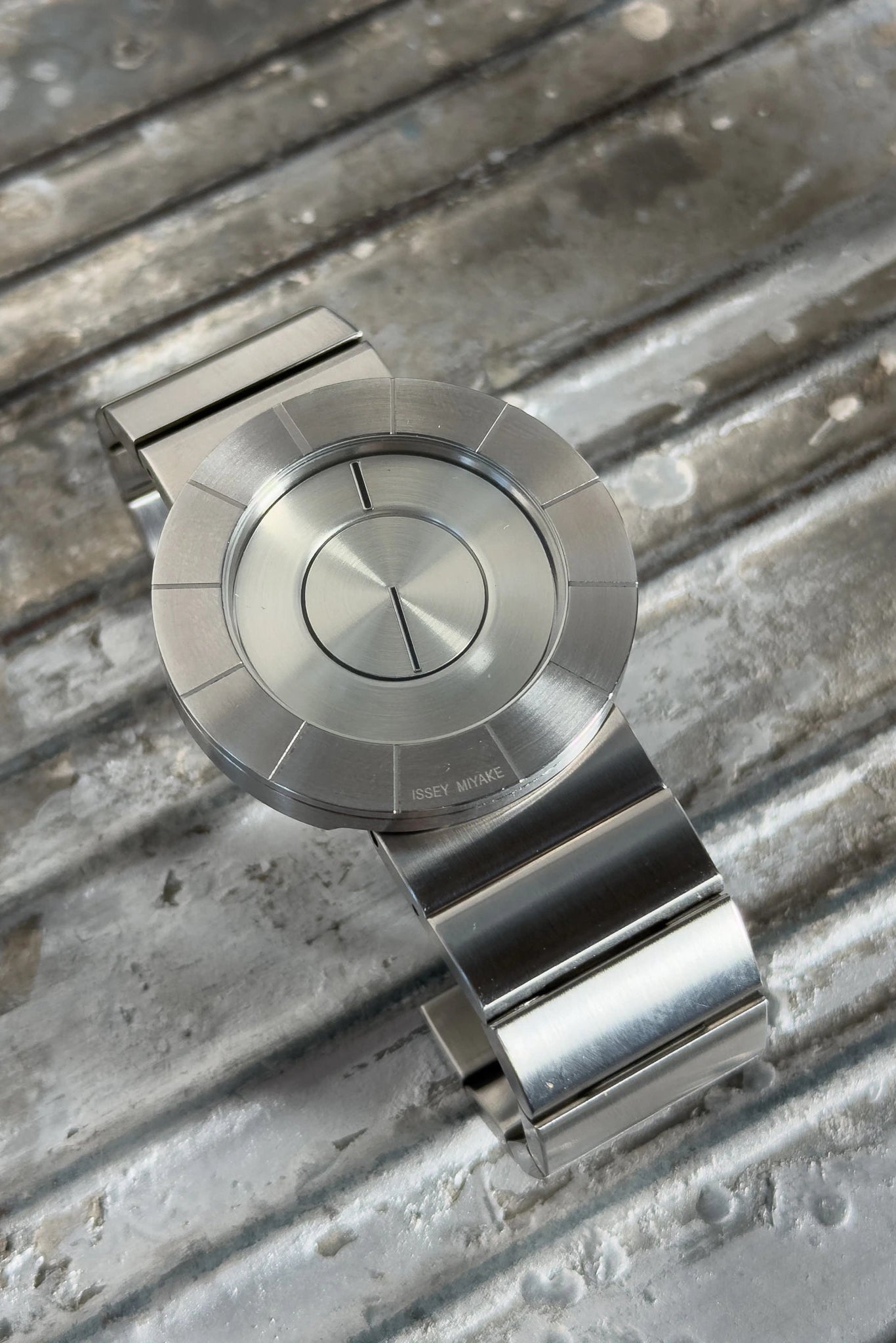 Issey Miyake TO watch silver – detail view | Recente Studio