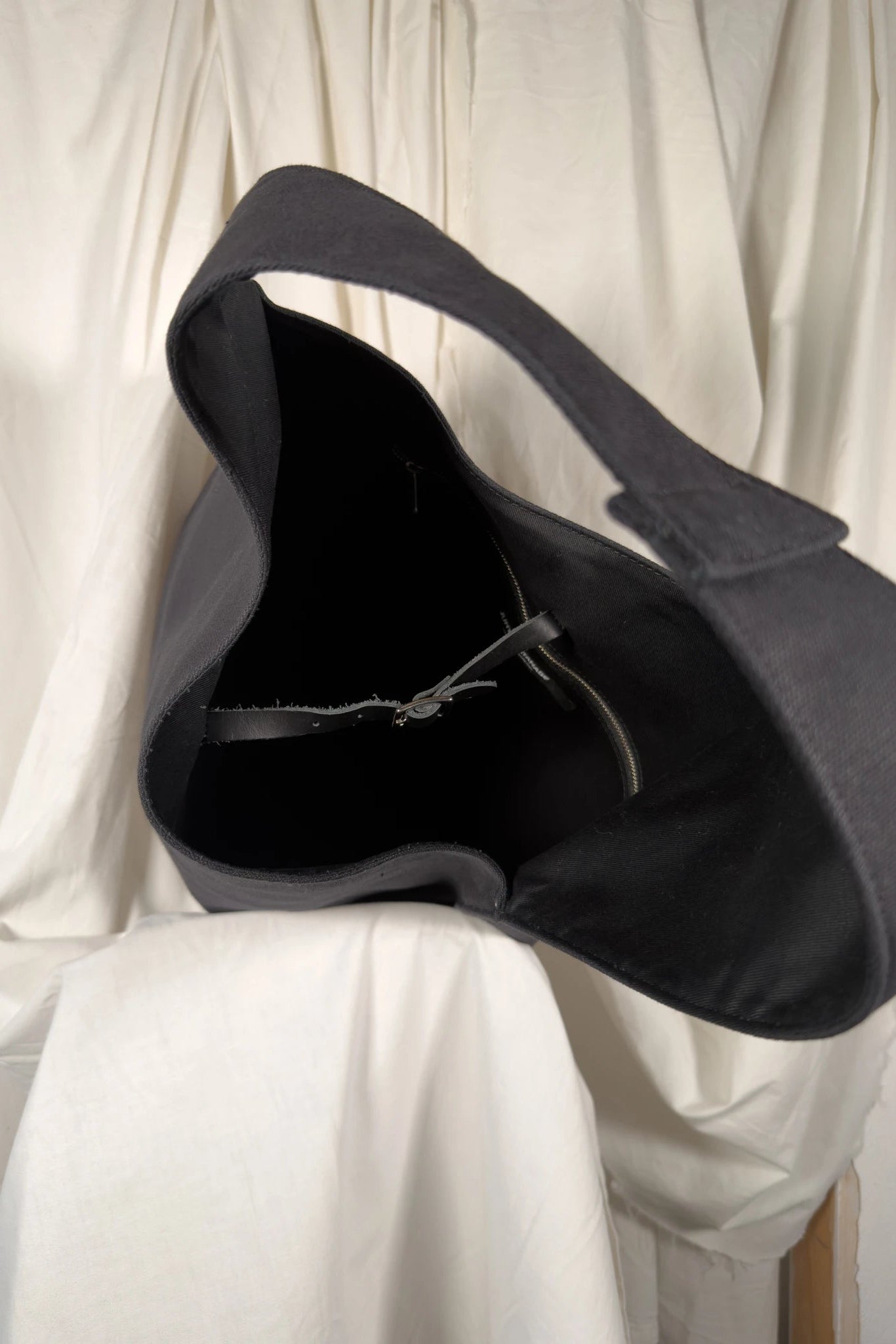 Junya Watanabe 2010s canvas shoulder bag – side view | Recente Studio