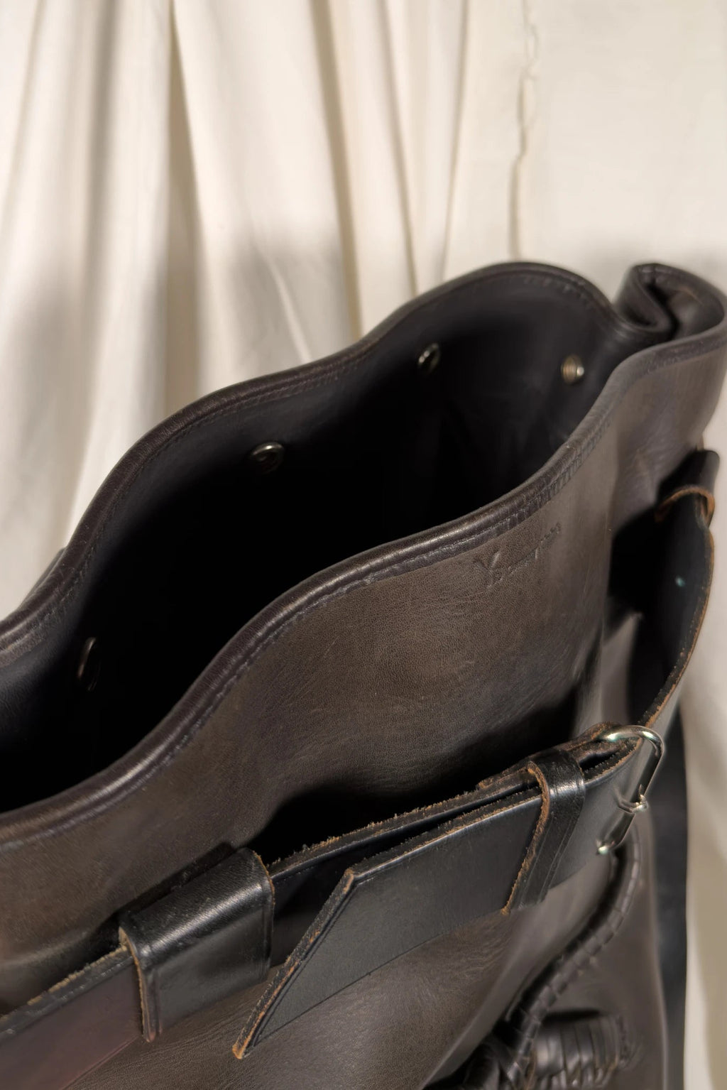 Y's Yohji Yamamoto 1990s leather belt bag – side view | Recente Studio