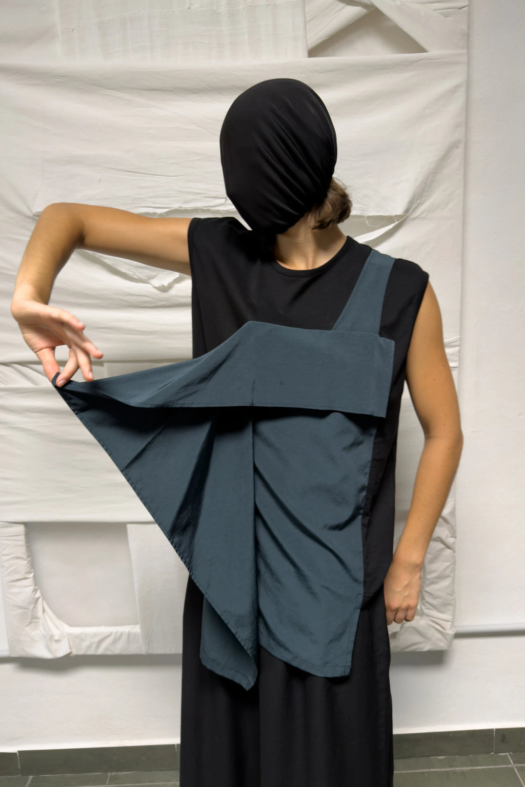 Y's Yohji Yamamoto 1990s asymmetrical sleeveless t-shirt – draped panel detail | Recente Studio