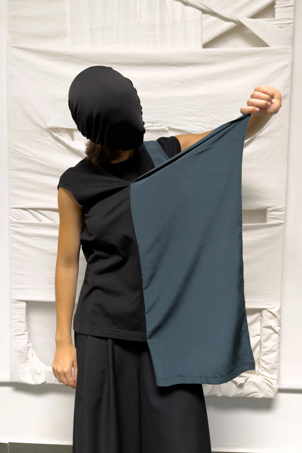 Y's Yohji Yamamoto 1990s asymmetrical sleeveless t-shirt – side detail | Recente Studio