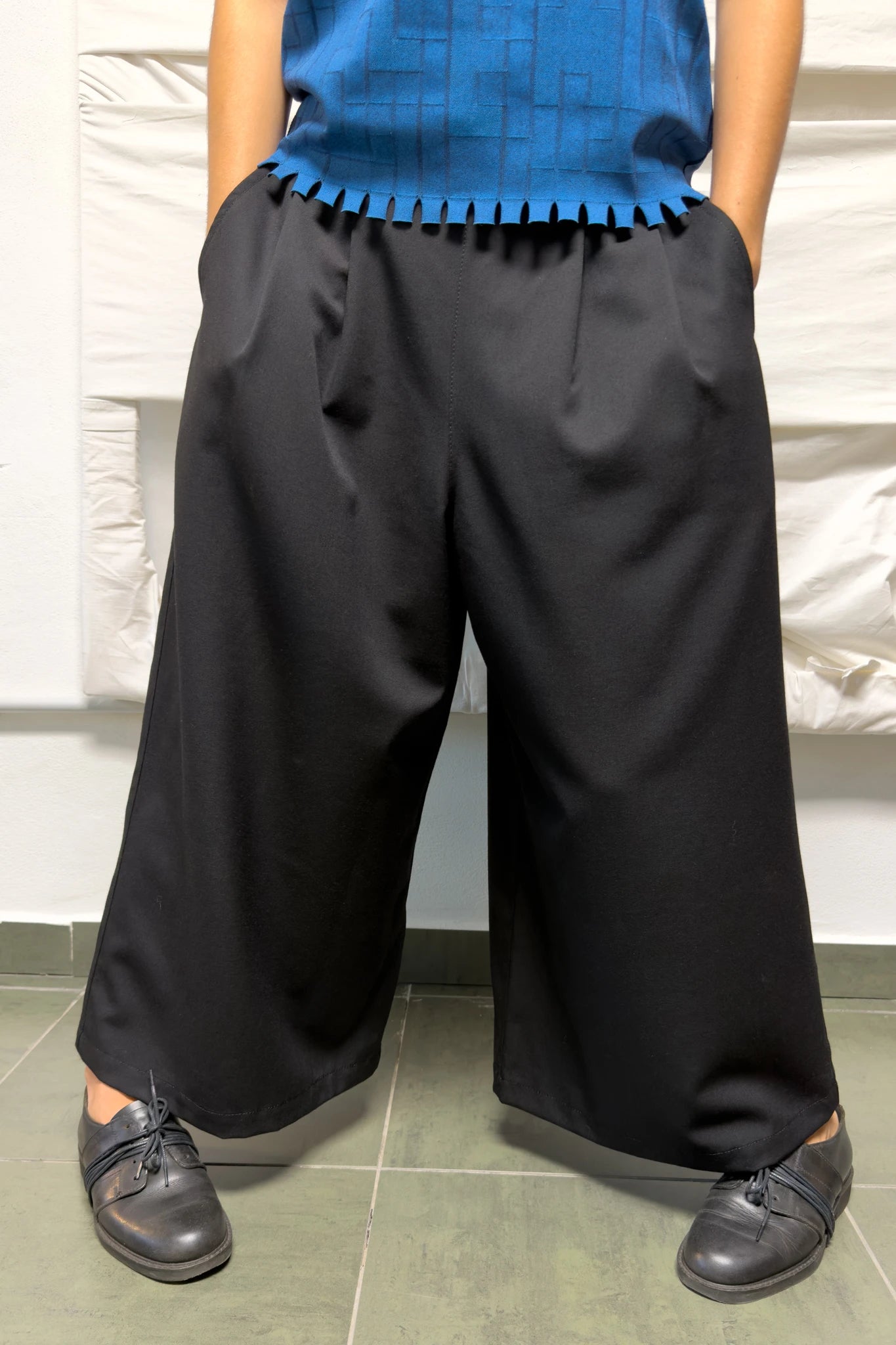tricot Comme des Garçons A/W 2019 wide wool pants – waist detail | Recente Studio