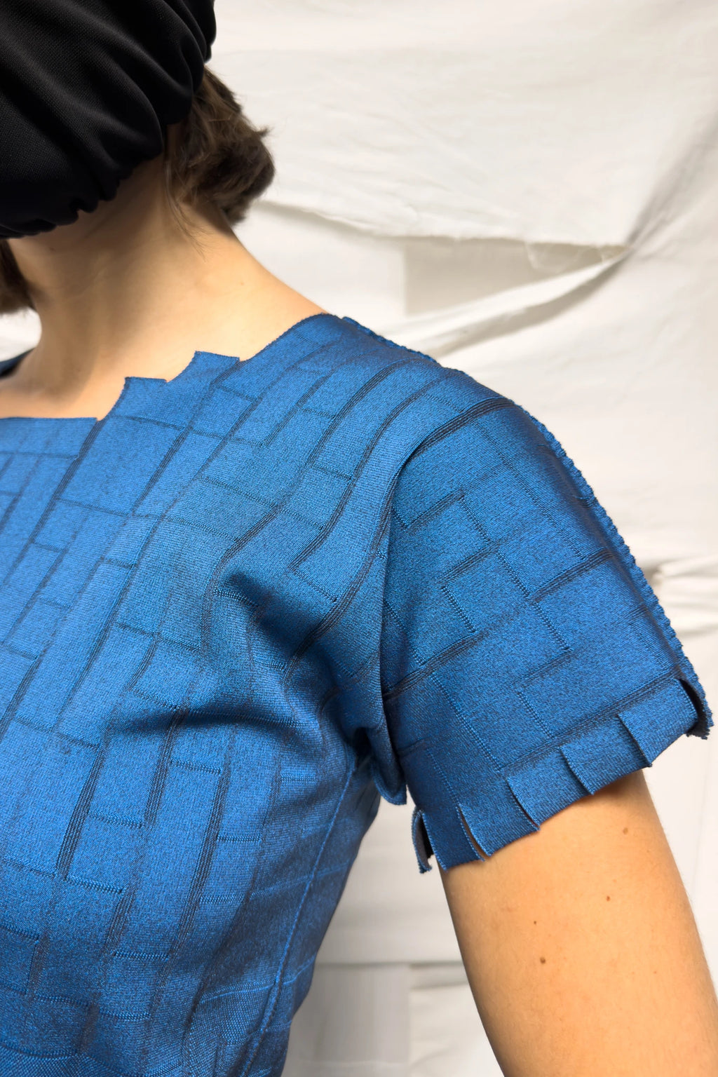 Issey Miyake Pleats Please A/W 2007 geometric t-shirt – detail view | Recente Studio