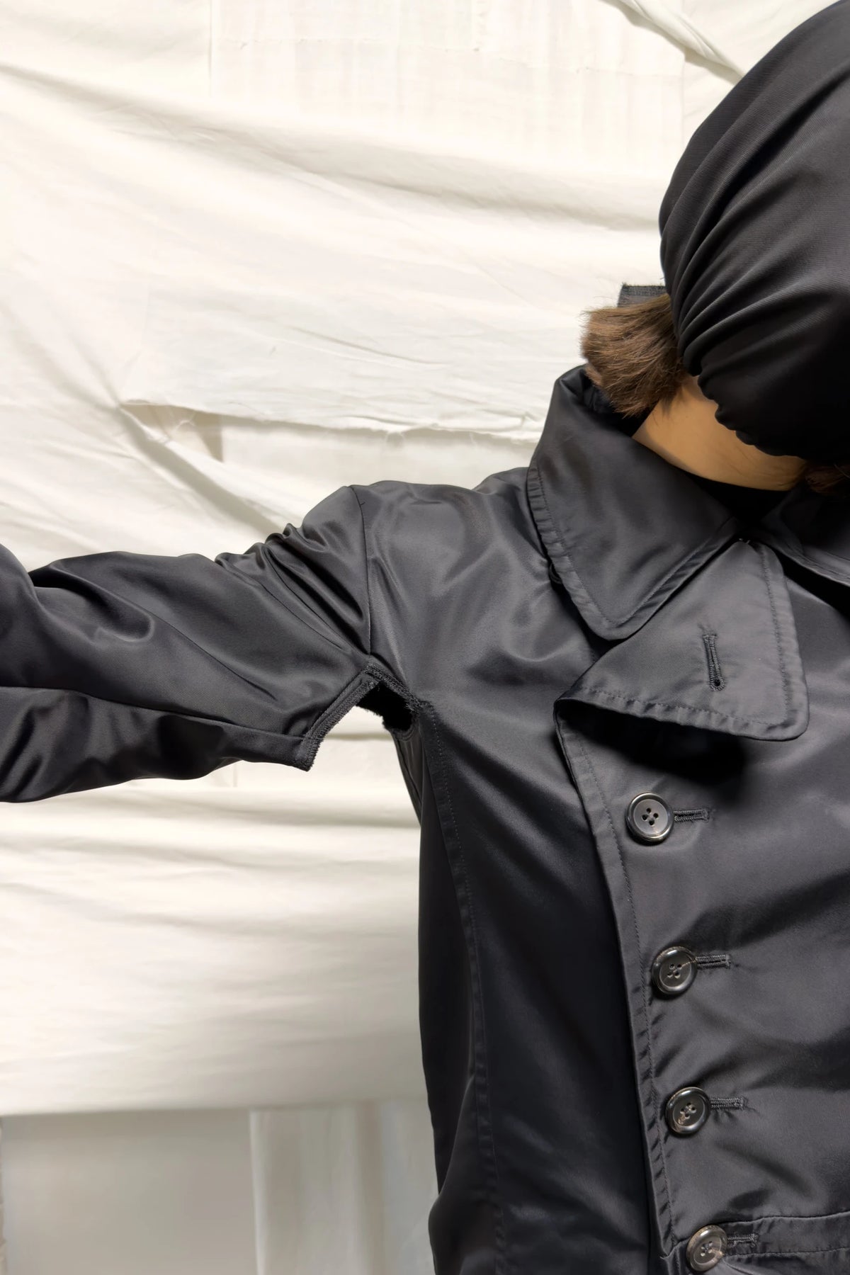 Comme des Garçons S/S 2009 deconstructed trench coat – collar and shoulder detail | Recente Studio
