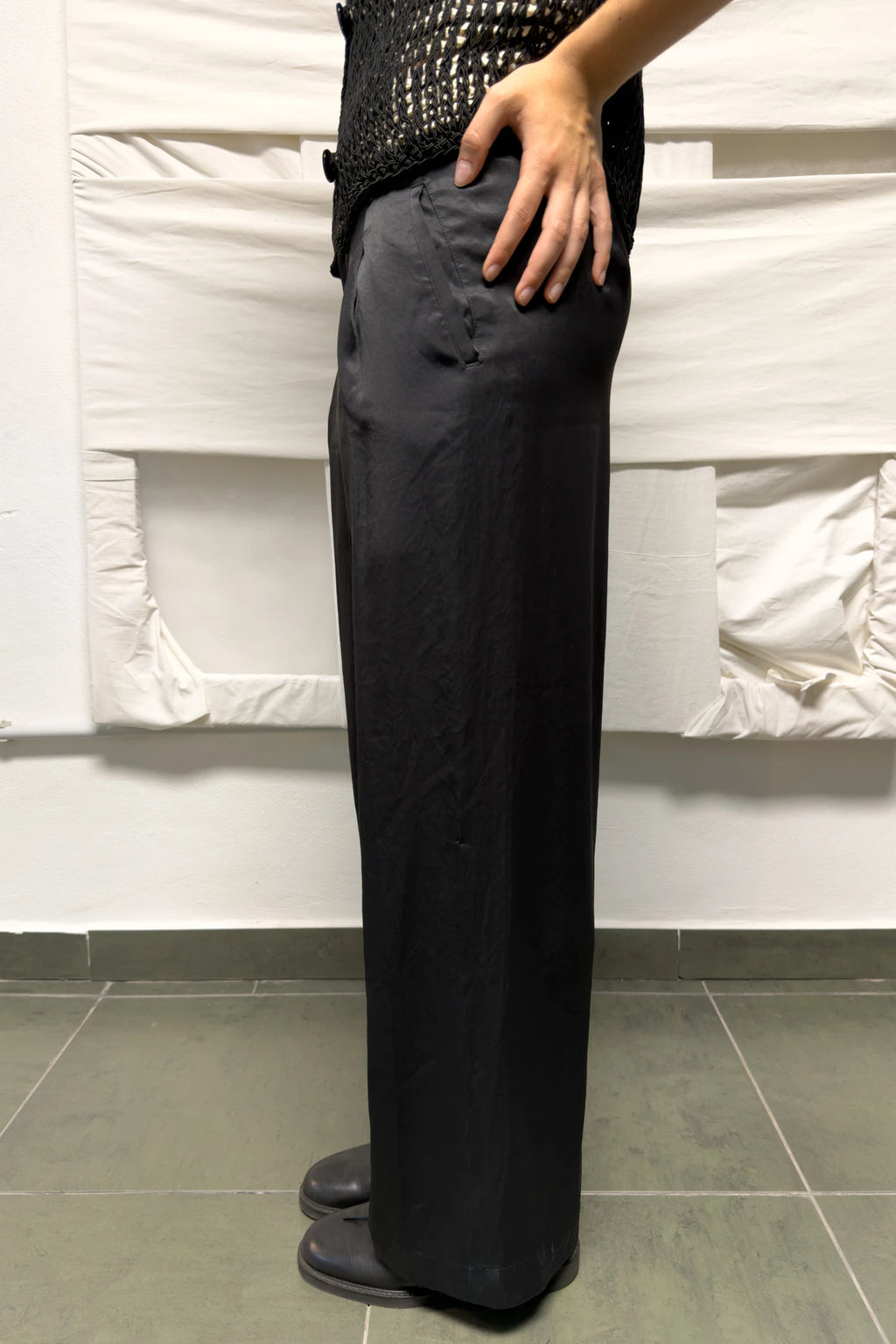 Issey Miyake S/S 2023 wide soft pants – hip detail | Recente Studio