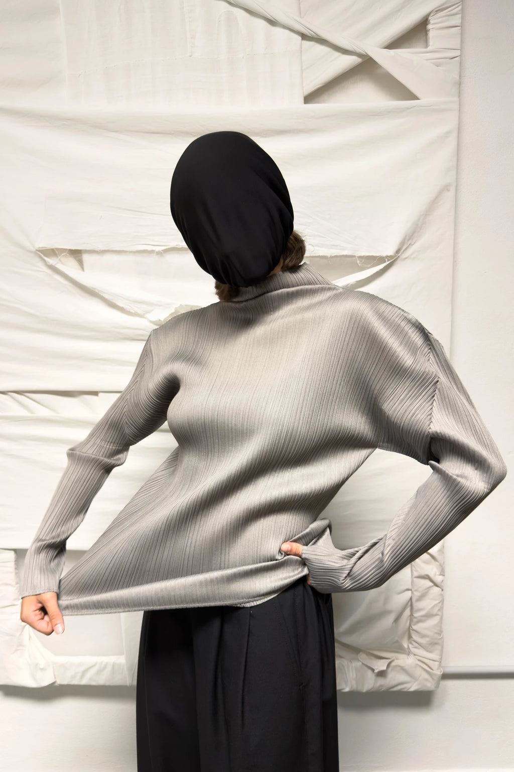 Issey Miyake Pleats Please top – back detail view | Recente Studio