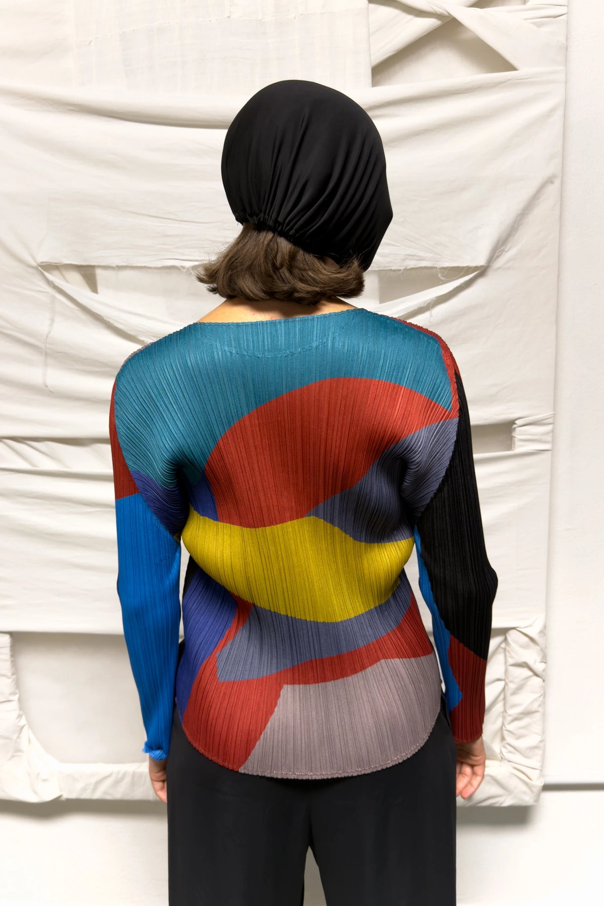 Issey Miyake Pleats Please AW18 multicolour top – detail view | Recente Studio