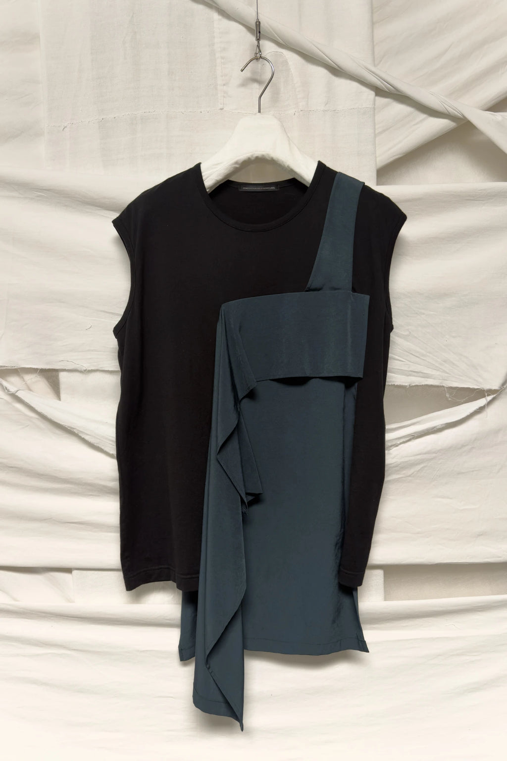 Y's Yohji Yamamoto 1990s asymmetrical sleeveless t-shirt – garment on hanger | Recente Studio